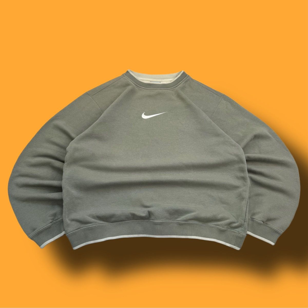 NIKE VINTAGE CENTER SWOOSH OVERSIZE BOXY SWEATSHIRT