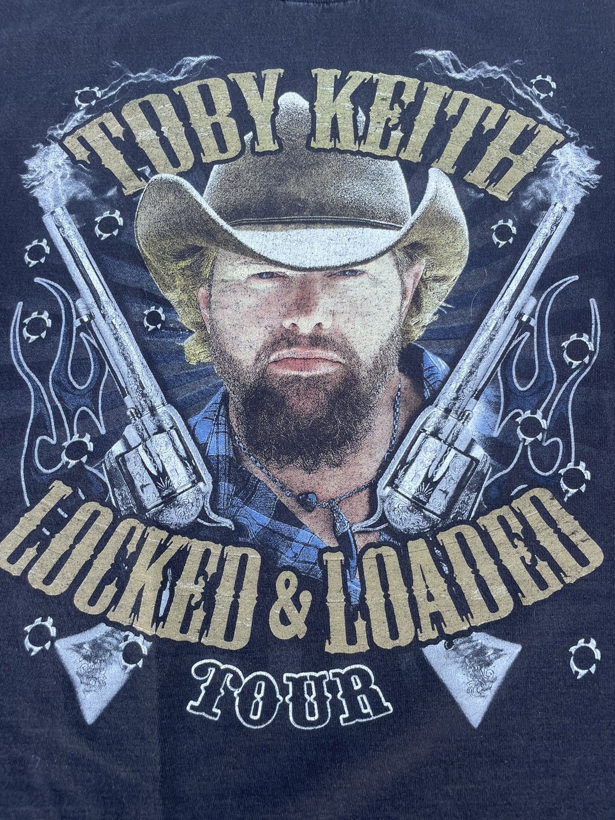 Band Tees Toby Keith Locked & Loaded 2011 Tour T-shirt Size US M / EU 48-50 / 2 - 2 Thumbnail