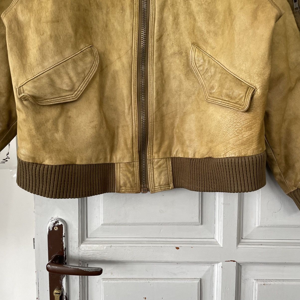 Vintage Yellow Distressed leather jacket Y2K sz M