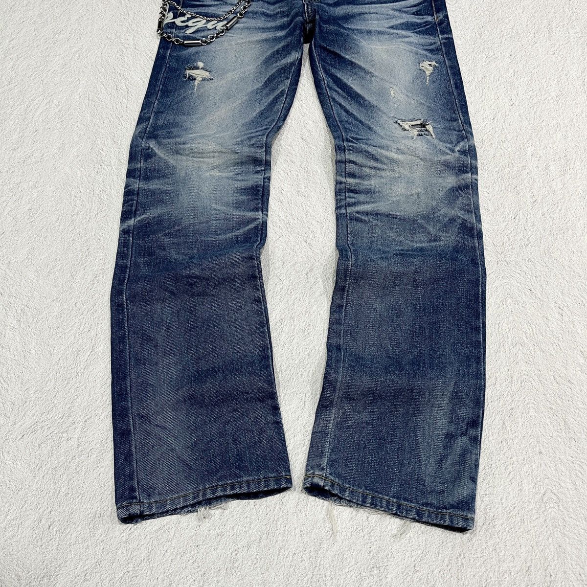 If Six Was Nine × KMRii × Le Grande Bleu (L.G.B.) 2000s HOW DENIM COMPANY DISTRESSED SUPER FADED JEAN Size US 34 / EU 50 - 3 Thumbnail