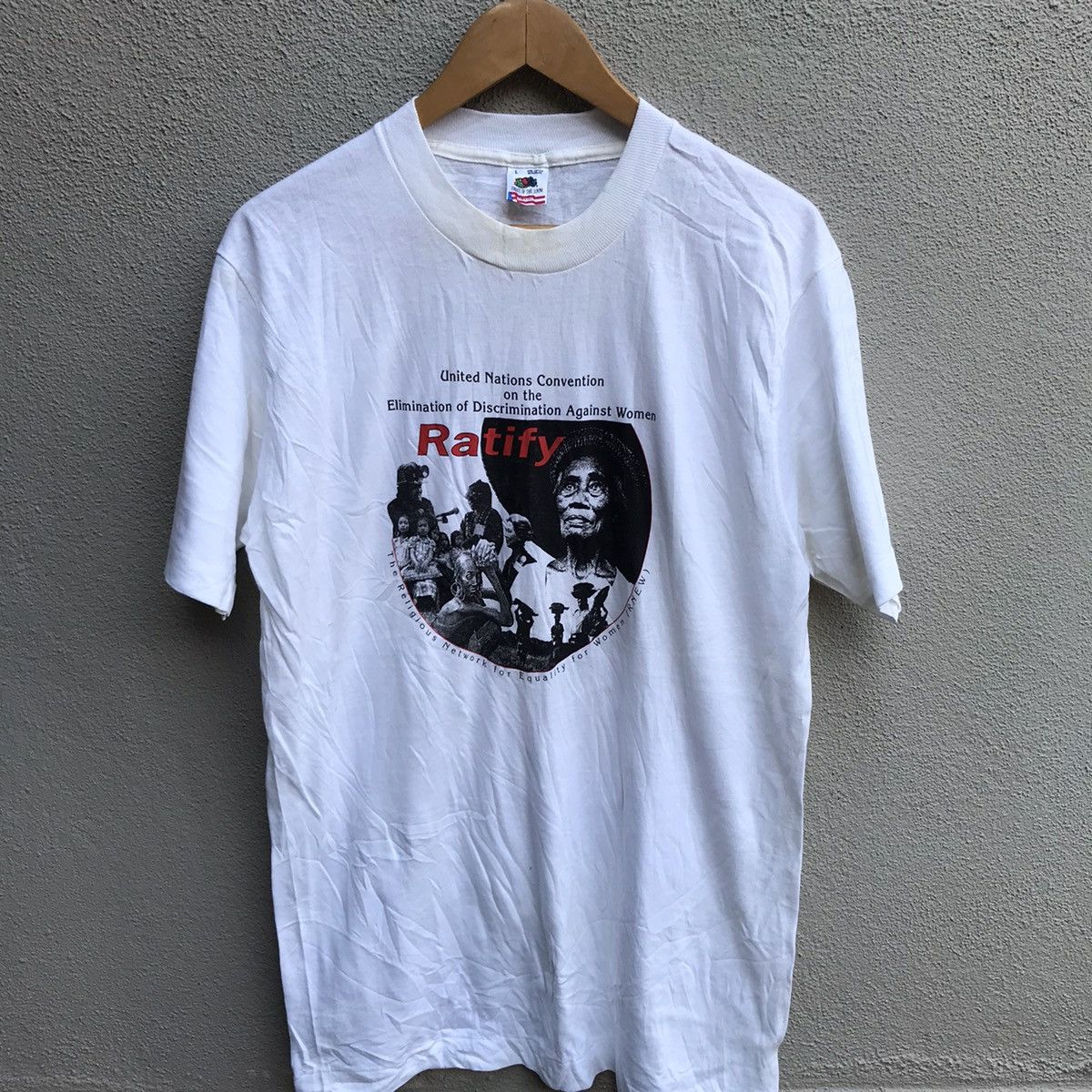 Vintage Vintage RATIFY women history tee art Size US L / EU 52-54 / 3 - 2 Thumbnail