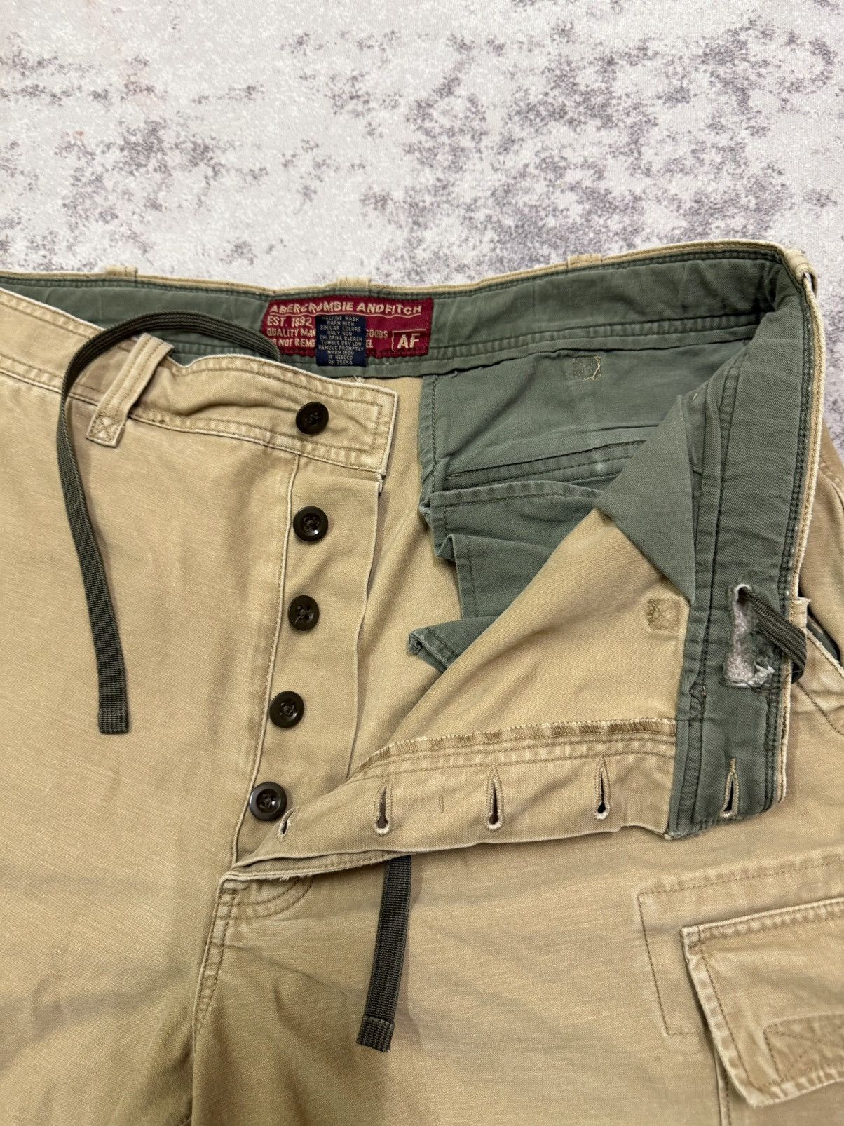 Abercrombie & Fitch Abercrombie and fitch khakis cargo short pants Size US 34 / EU 50 - 5 Thumbnail