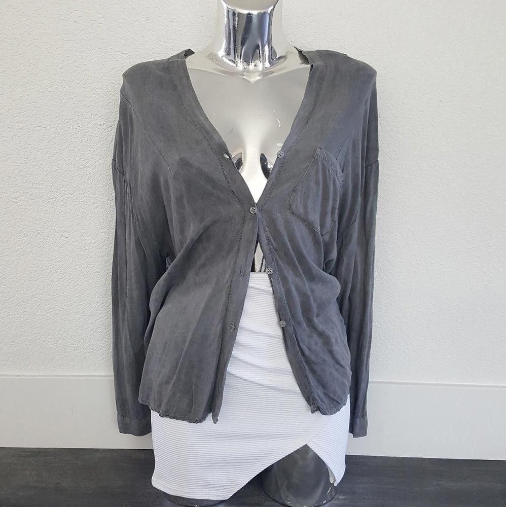 Designer Grey Silk Melville Button Down Size ONE SIZE - 1 Thumbnail