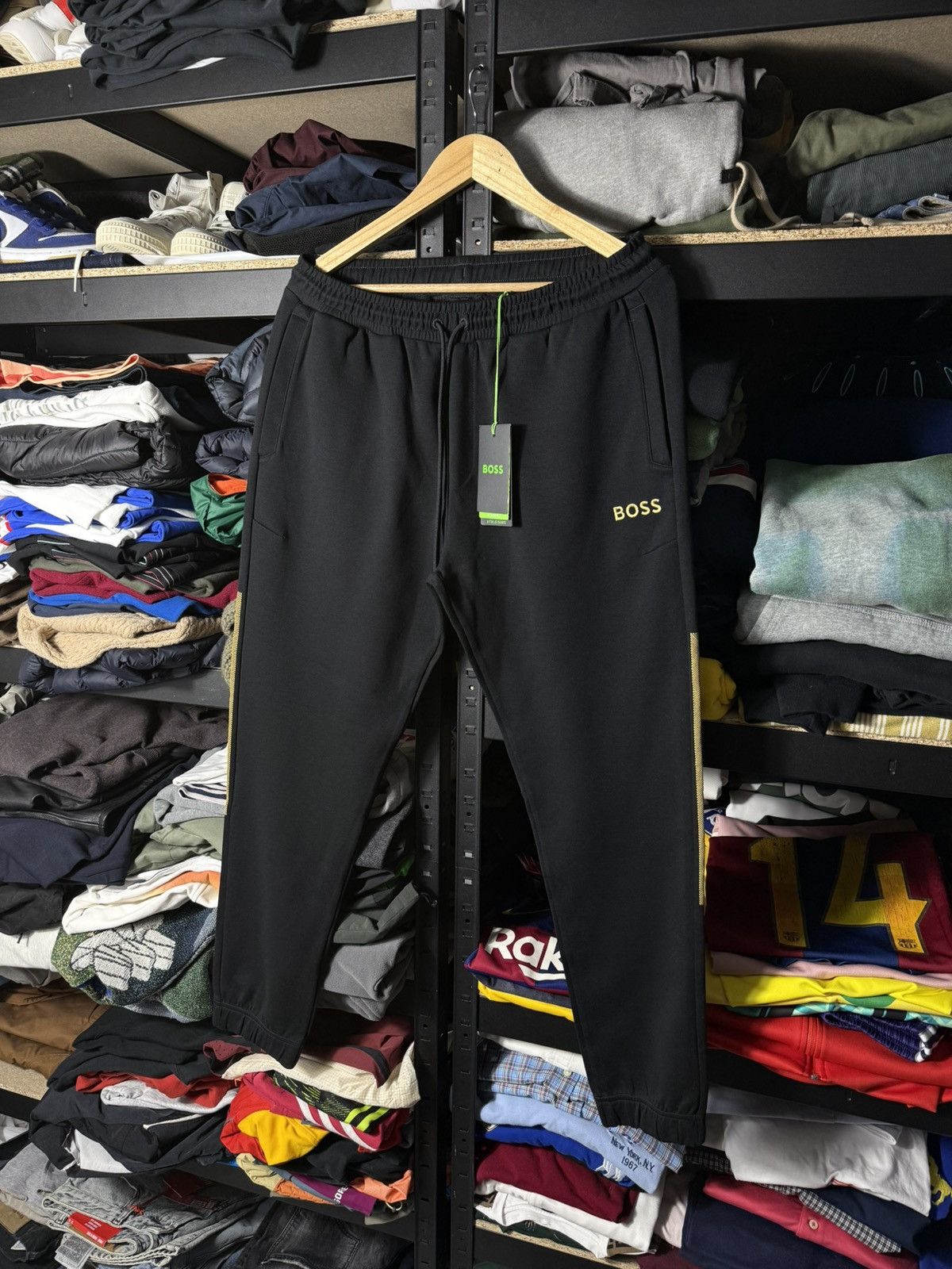 Hugo Boss NWT Hugo Boss Athleisure Joggers Mens M Black Sweatpants Size US 32 / EU 48 - 1 Thumbnail