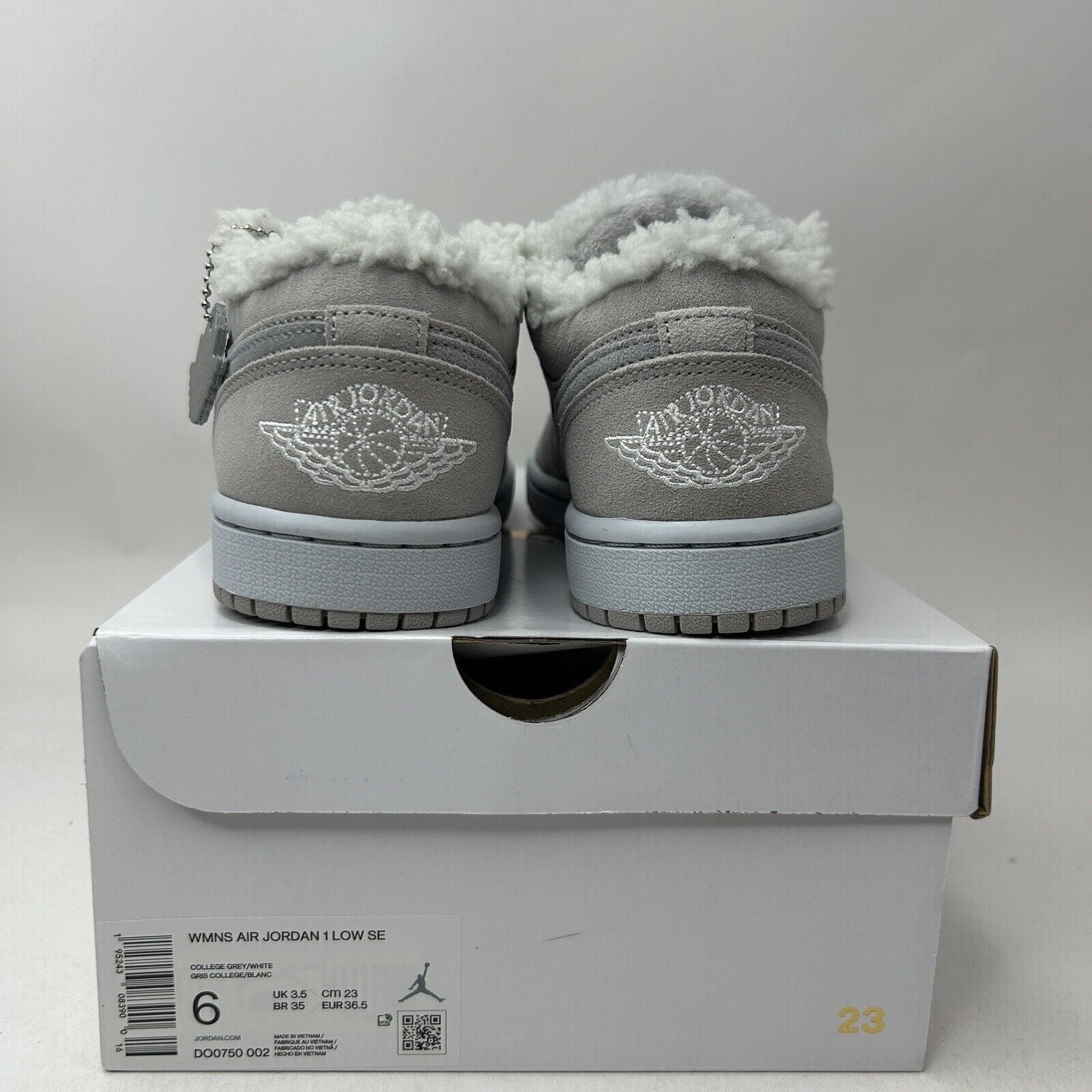 Nike Nike Air Jordan 1 Retro Low SE Sherpa Fleece “College Grey” Size US 6 / IT 36 - 4 Thumbnail