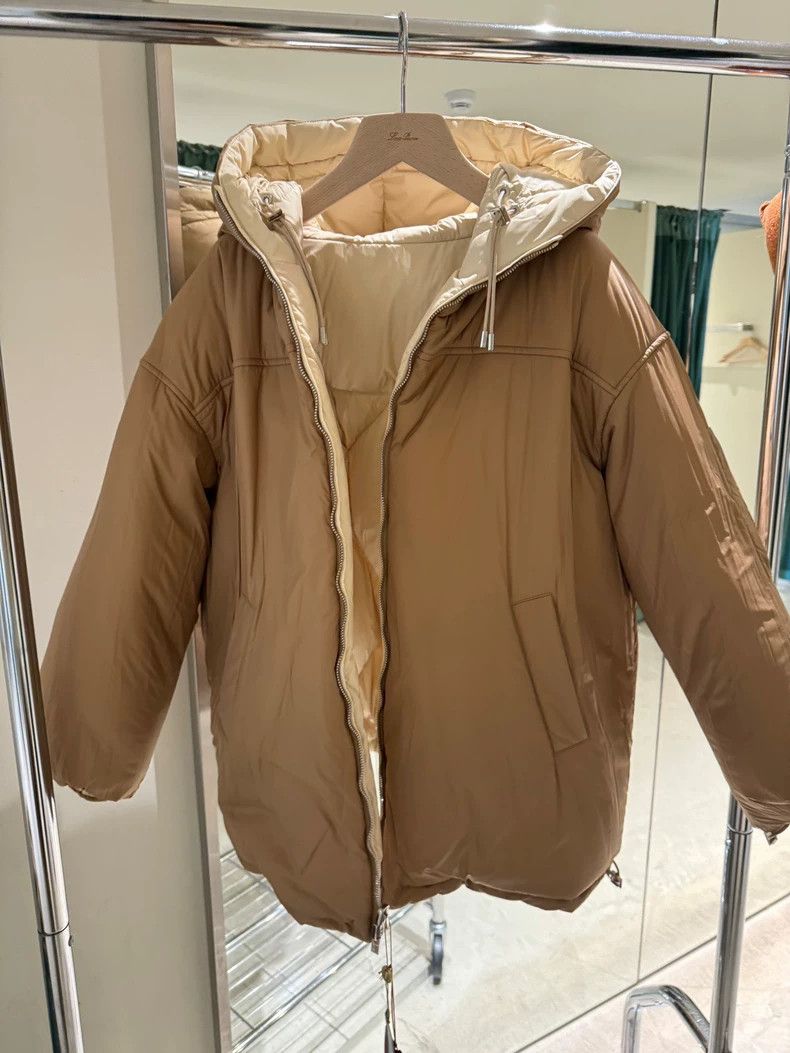 Loro Piana LORO PIANA The lady's warm down jacket can be worn by both Size S / US 4 / IT 40 - 5 Thumbnail