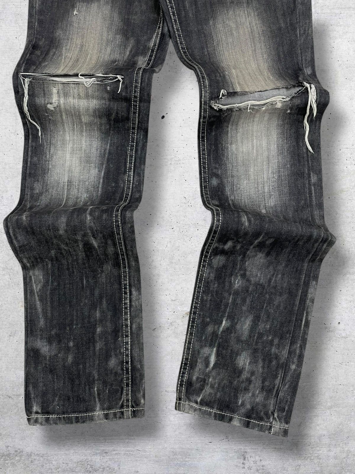 If Six Was Nine VINTAGE DISTRESS WHISKERING GRUNGE AESTHETIC SEMANTIC DENIM Size US 29 - 2 Thumbnail