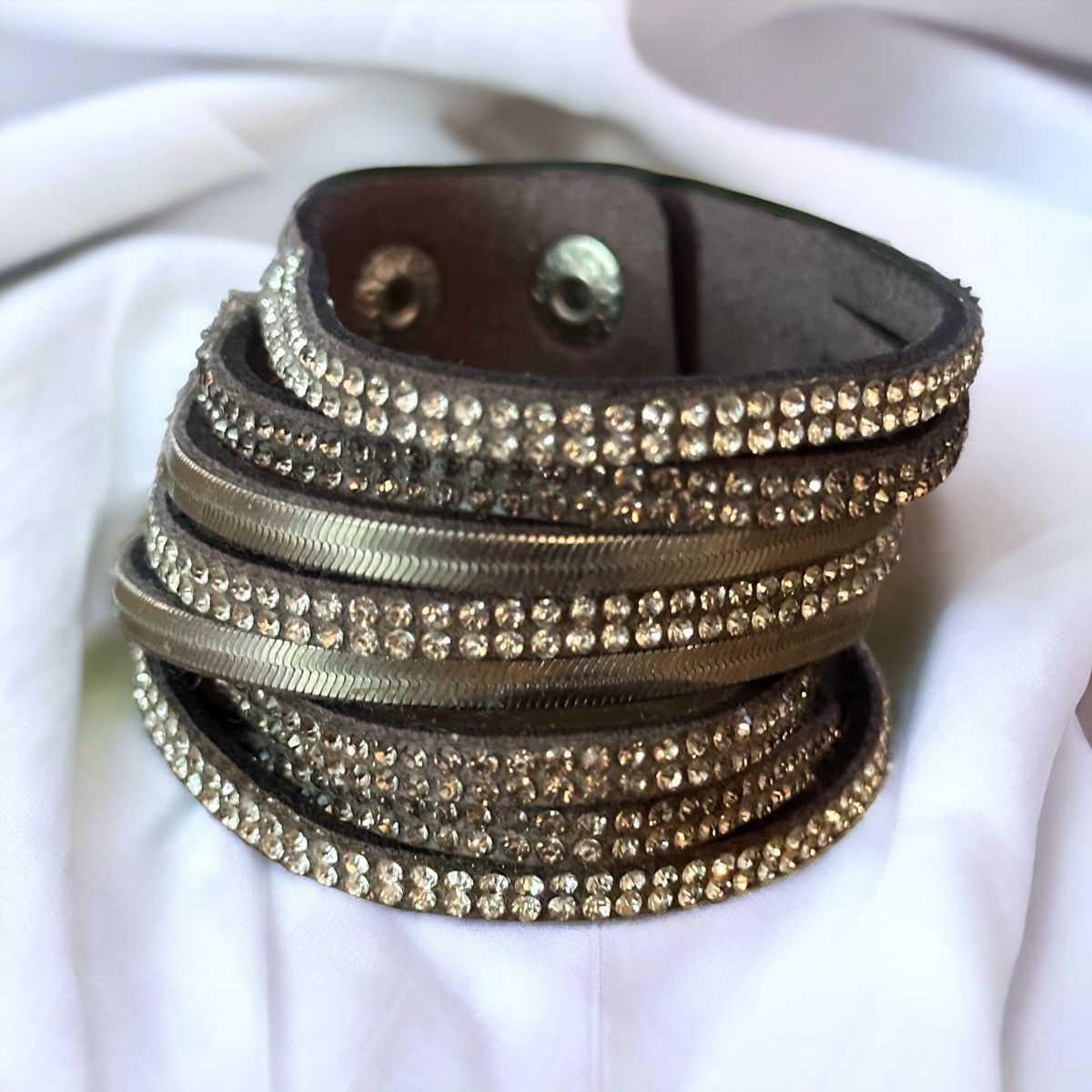 Other Rhinestone multi strand suede bracelet Size ONE SIZE - 1 Thumbnail