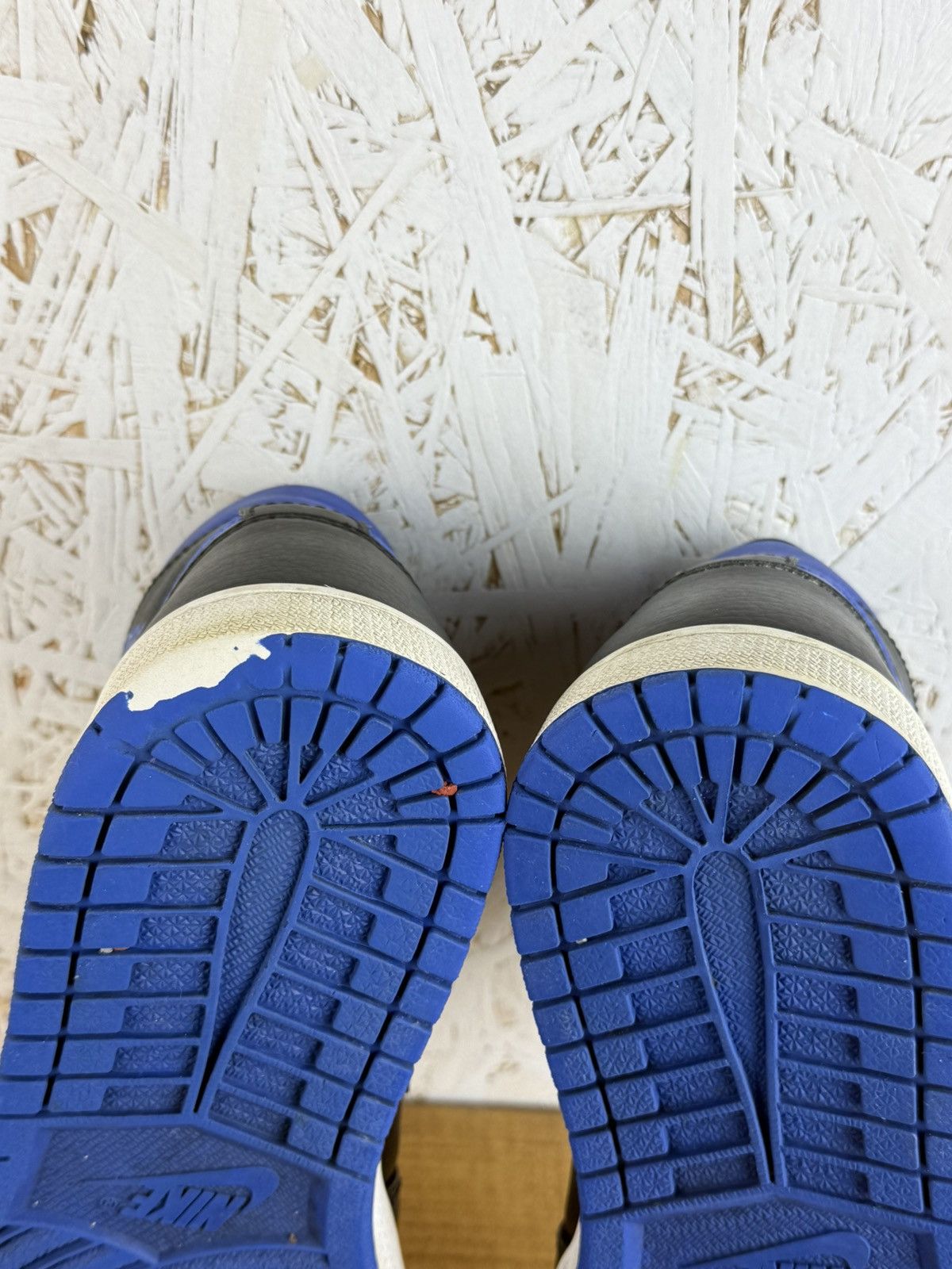 Jordan Brand Jordan 1 Mid Black Hyper Royal Blue Sneakers 554724-068 US8 Size US 8 / EU 41 - 16 Thumbnail