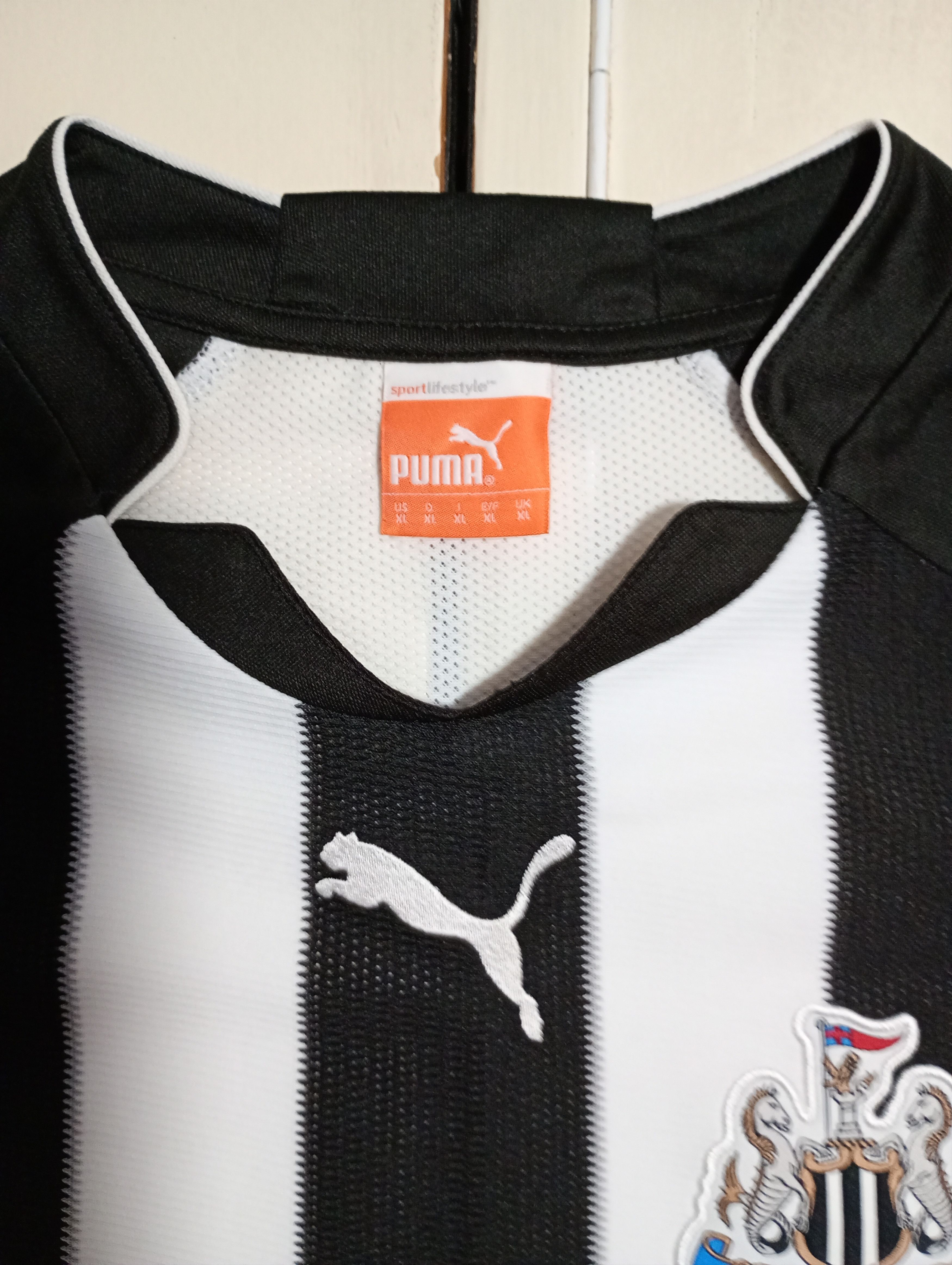 Puma Puma Newcastle United Home Jersey 2010-2011 Size US XL / EU 56 / 4 - 7 Thumbnail
