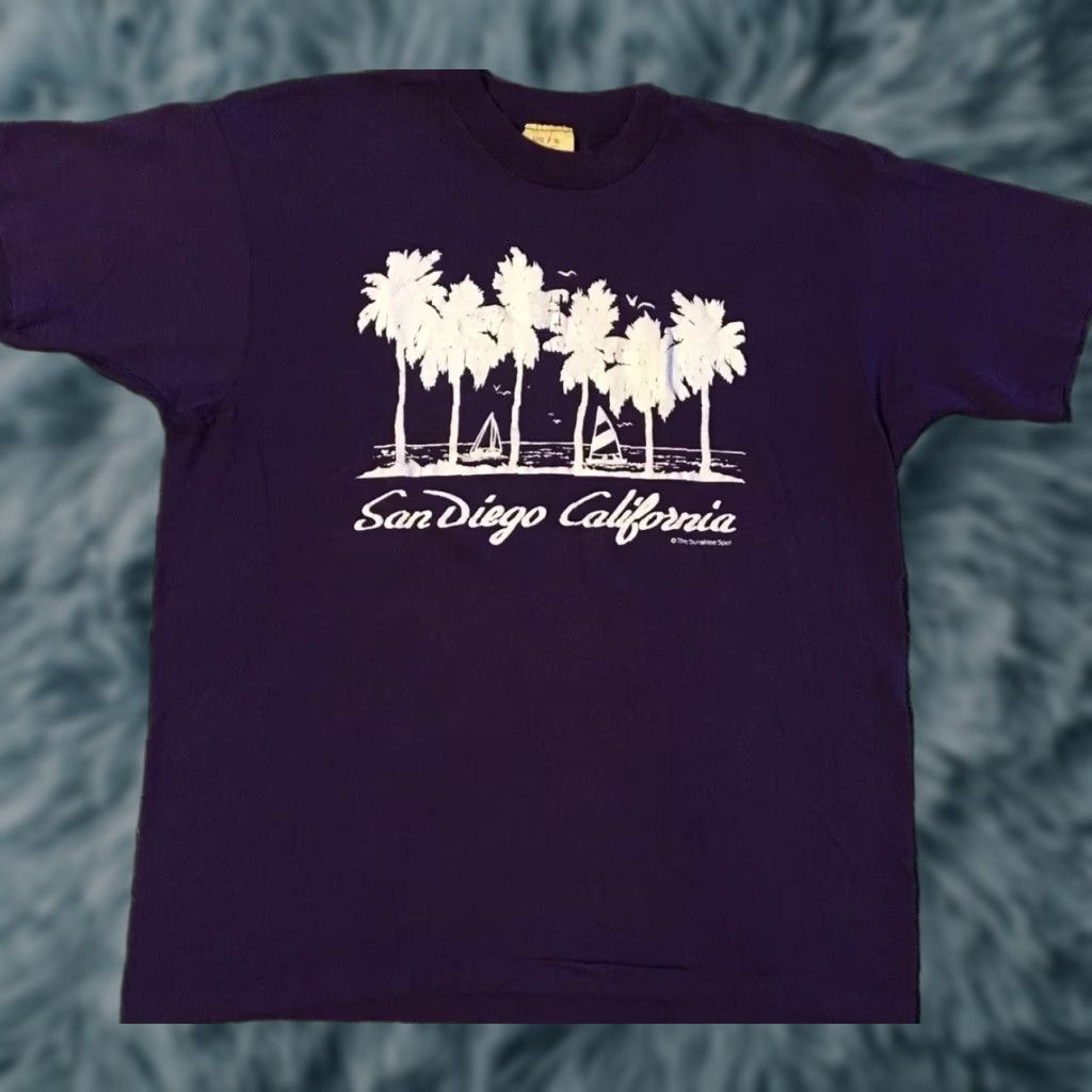 Vintage VINTAGE San Diego 80s Shirt S California Beach Palm Tree Surf Grunge OP 90s Single Stitch T-Shirt Mens Purple Size S Size US S / EU 44-46 / 1 - 1 Thumbnail