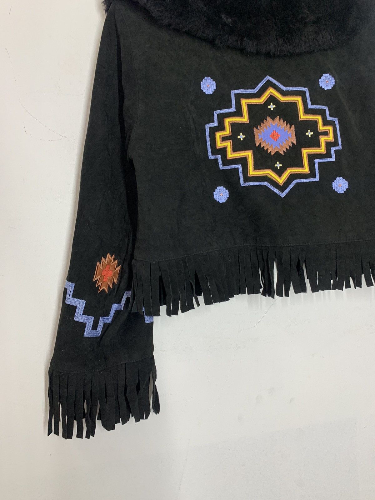 Louis Feraud Louis Feraud Cropped Leather Native Navajo Jacket Size US S / EU 44-46 / 1 - 7 Thumbnail