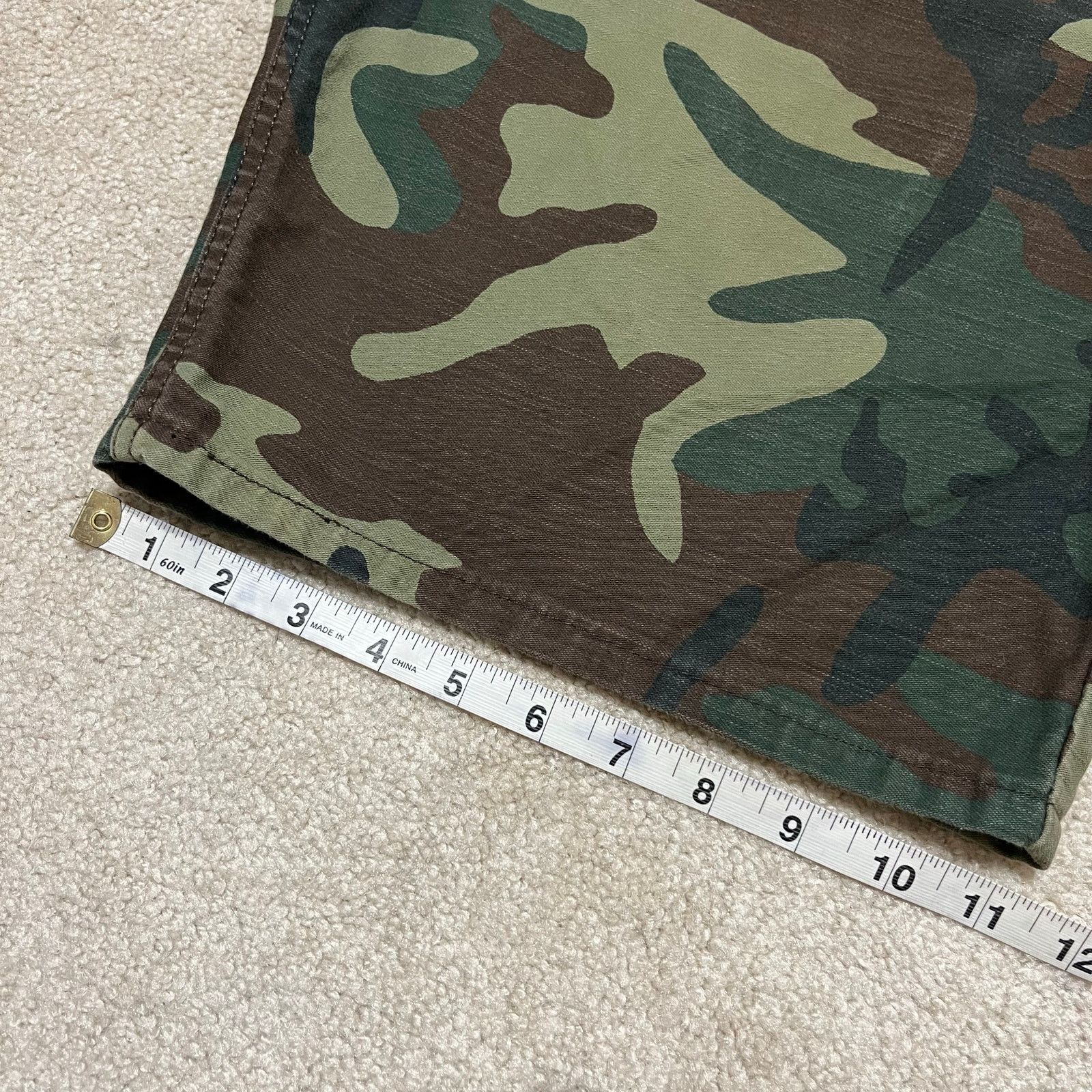 Levi's Levi’s 569 Camouflage Cargo Denim Shorts 36W Size US 36 / EU 52 - 4 Thumbnail