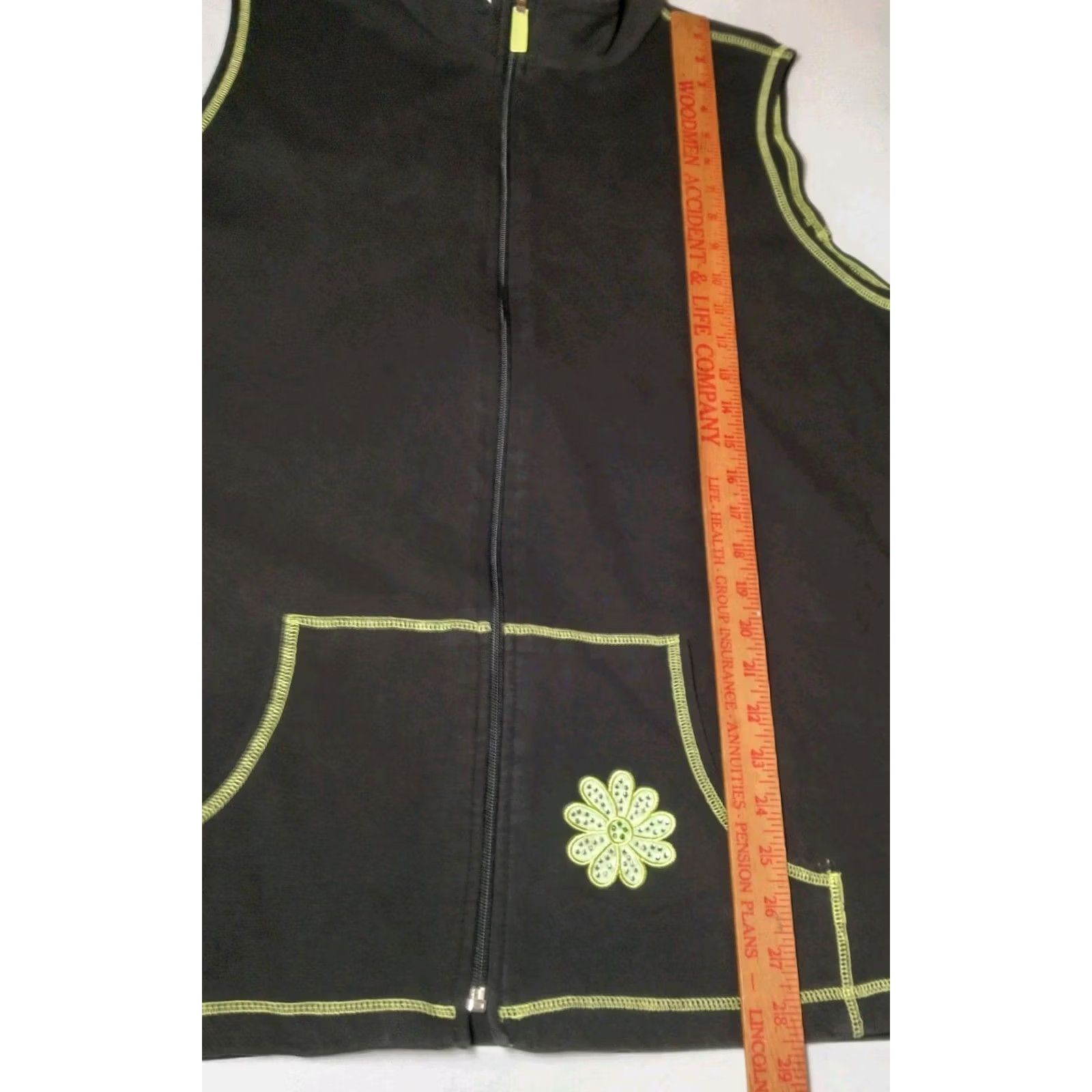 Quacker Factory VINTAGE The Quacker Factory Vest Zip Up 1X Black Neon Green Stitching Daisy Bling Knit Cotton Blend Sleeveless Rhinestones Flower Casual Womens Size XL / US 12-14 / IT 48-50 - 4 Thumbnail