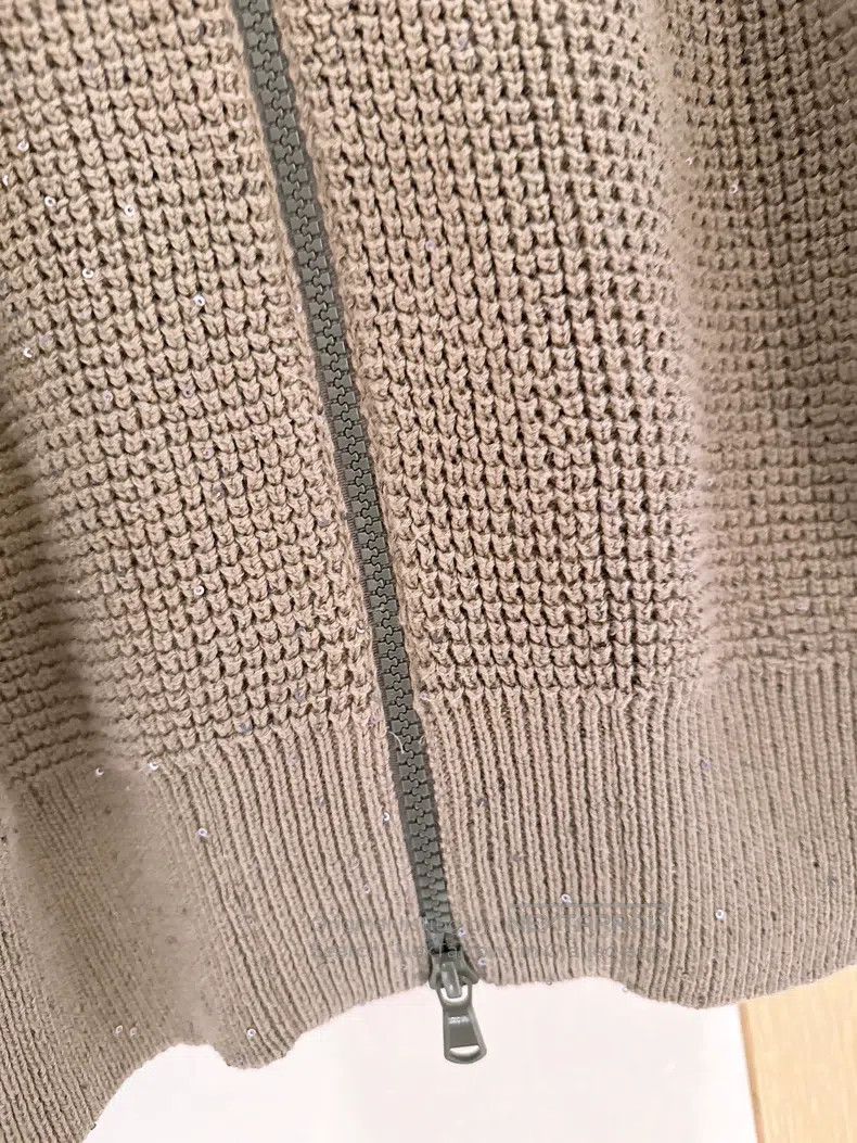Brunello Cucinelli Brunello Cucinelli Sequined knitted cardigan Size XS / US 0-2 / IT 36-38 - 4 Thumbnail