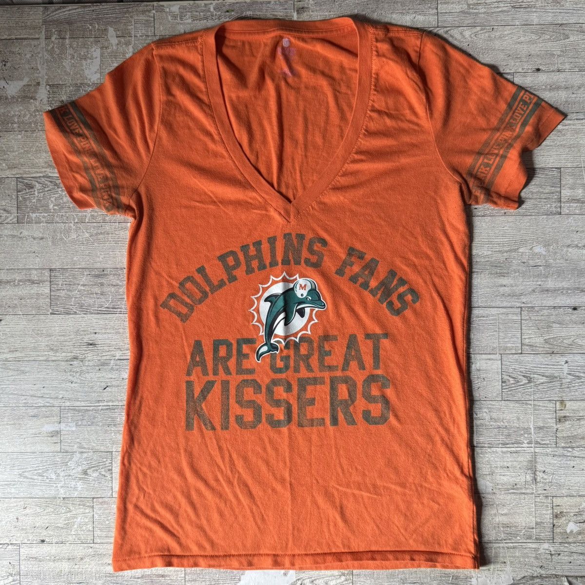 Pink × Victoria's Secret × Vintage Pink x NFL x 5th & Ocean, Retro, Dolphins’ Fan V-Neck Tee Size L / US 10 / IT 46 - 2 Thumbnail