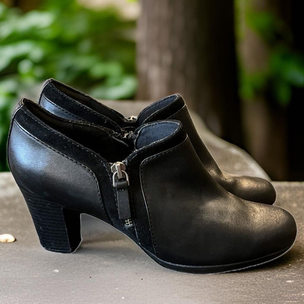 Clarks Clarks Cushion Black Zip Up Leather Booties Ankle Boots 8.5 Size US 8.5 / IT 38.5 - 1 Thumbnail