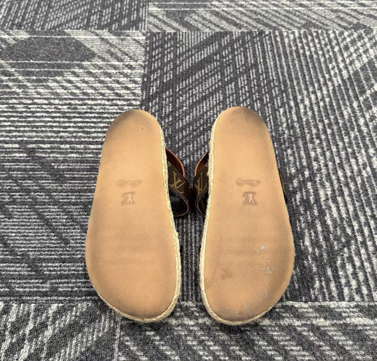 Louis Vuitton Louis Vuitton Monogram Slide Sandals J42 Size US 6 / IT 36 - 6 Thumbnail