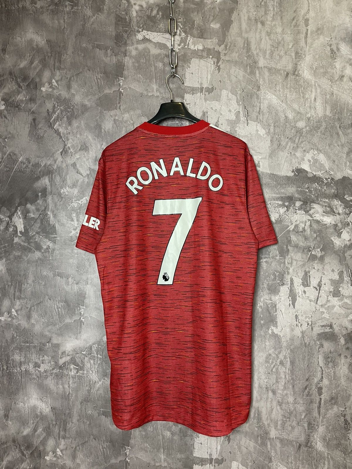 Adidas MANCHESTER UNITED 2020 RONALDO HOME JERSEY SIZE M Size US M / EU 48-50 / 2 - 2 Thumbnail