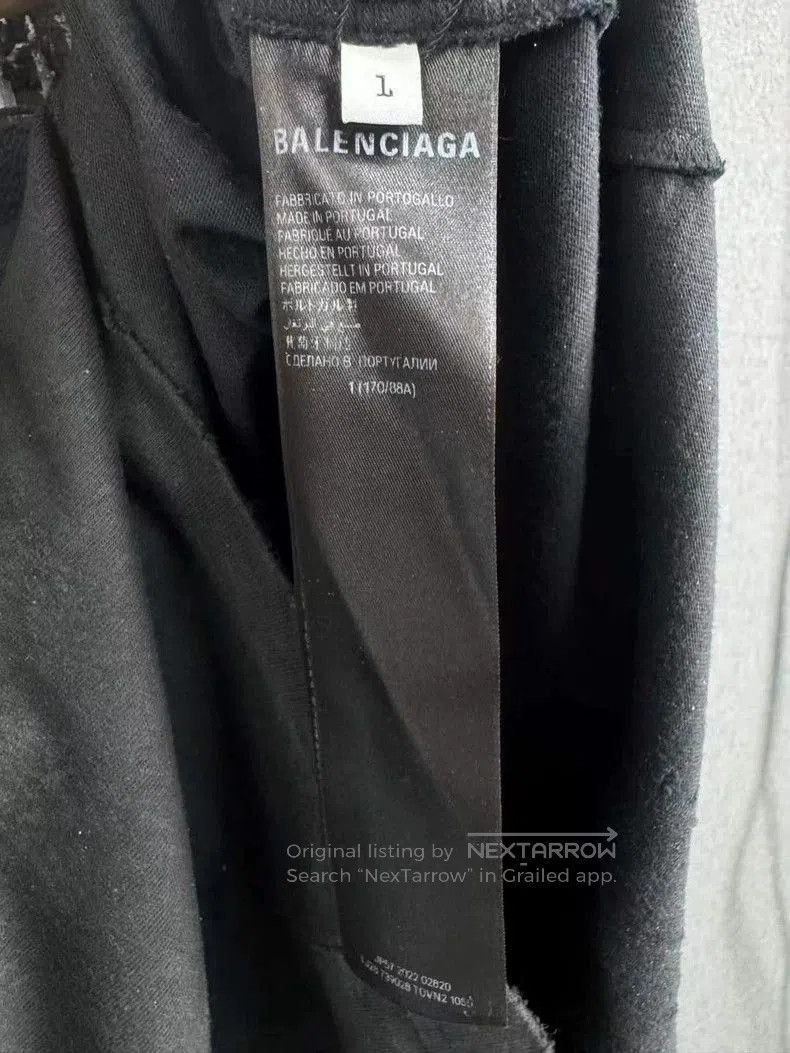 Balenciaga Balenciaga Manchester United Distressed Tee. Size US M / EU 48-50 / 2 - 4 Thumbnail