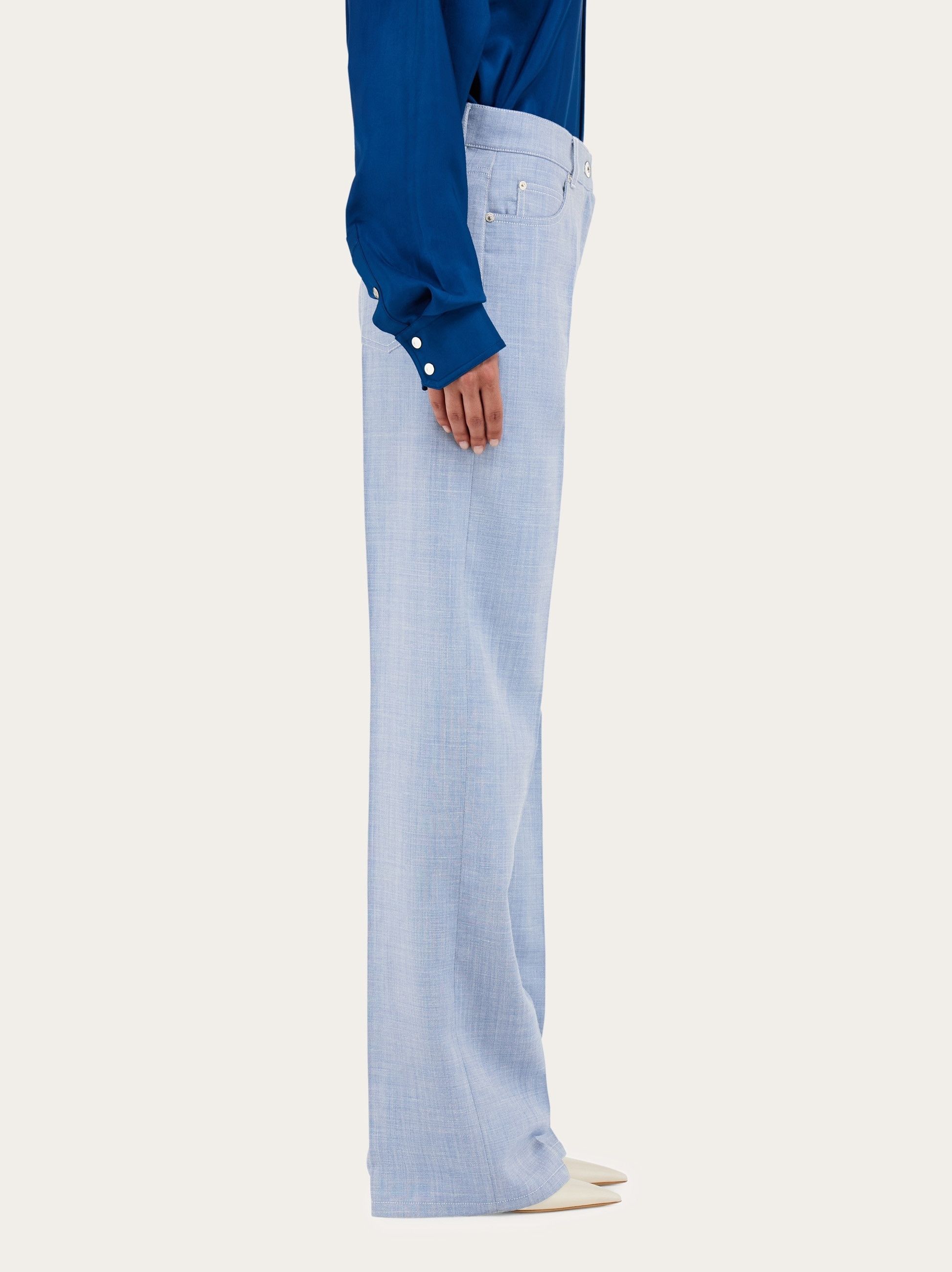 Salvatore Ferragamo o1y0426 Casual Pant in Blue Size 27" / US 4 / IT 40 - 3 Thumbnail