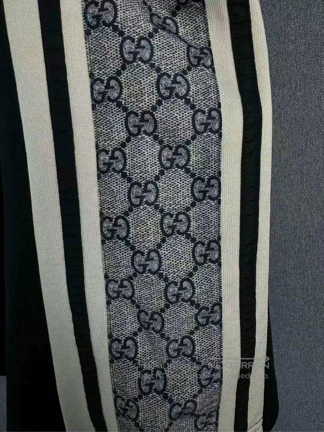 Gucci gucci logo snake print shorts for men. Size US 26 / EU 42 - 3 Thumbnail