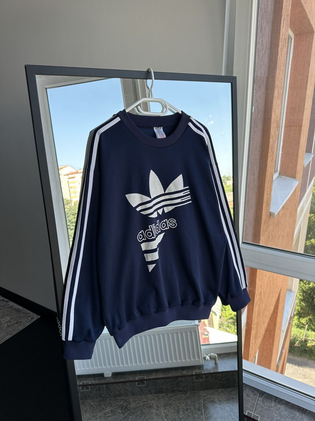 Adidas Vintage Adidas Originals Trefoil Big Logo Sweatshirt Navy Size US M / EU 48-50 / 2 - 1 Thumbnail