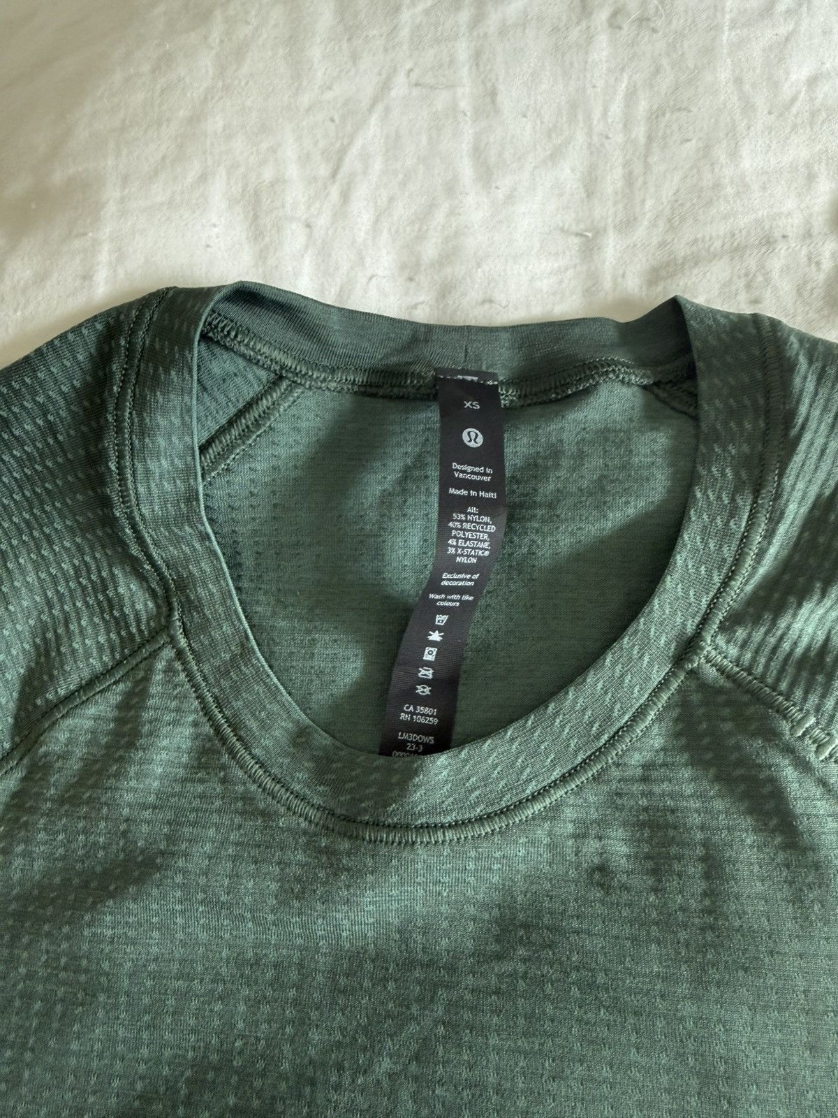 Lululemon Metal Vent Tech Short Short Sleeve Size US XS / EU 42 / 0 - 3 Thumbnail