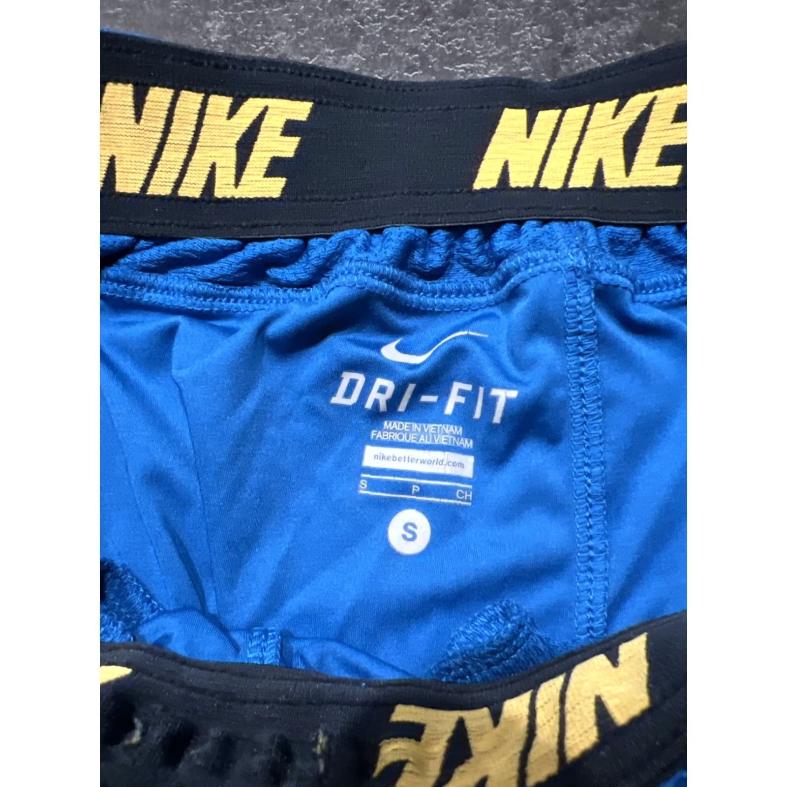 Nike VINTAGE Nike Athletic Shorts Blue Mens Small S Activewear 21.75 Inseam Sports Cross Training Size US 29 - 4 Thumbnail