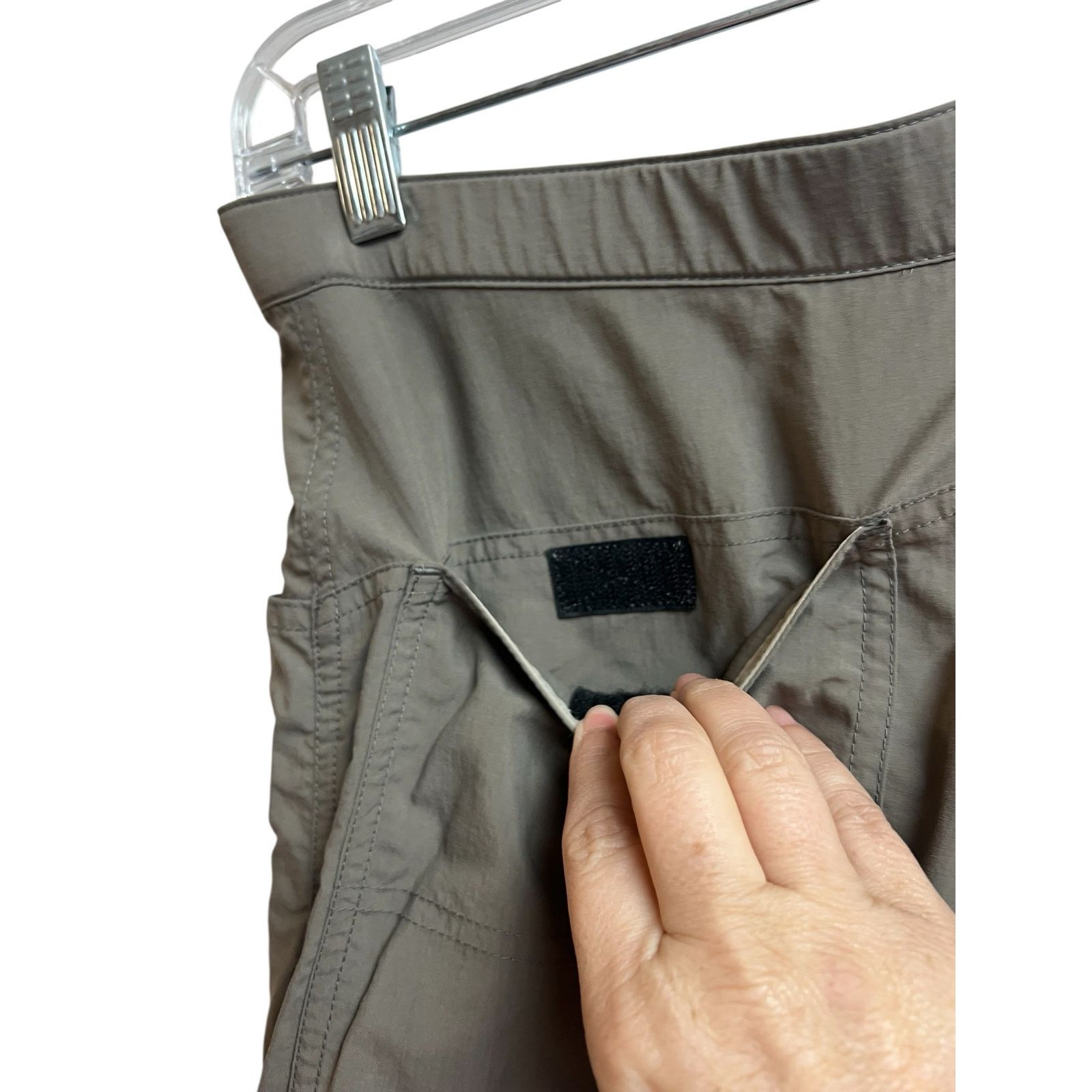 Mountain Hardwear Mountain Hardwear Men's Medium Convertible Pants Khaki Size US 34 / EU 50 - 12 Thumbnail