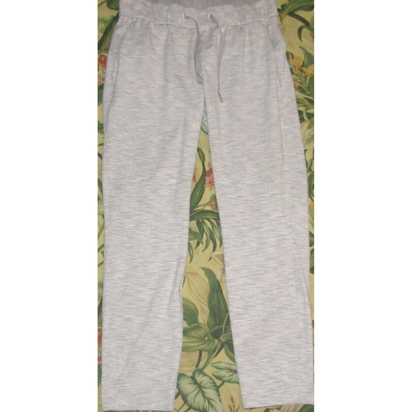 Lululemon LULULEMON Grey Align High Rise Pants 6 Size 28" / US 6 / IT 42 - 3 Thumbnail