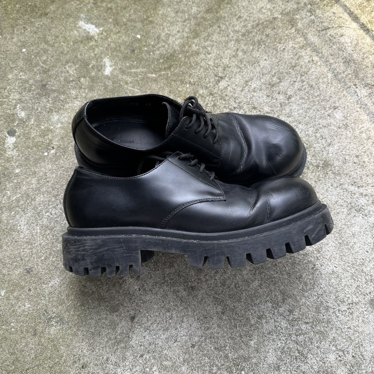 靴 balenciaga sergent derby Balenciaga Sergent Derby | Saks Fifth Avenue