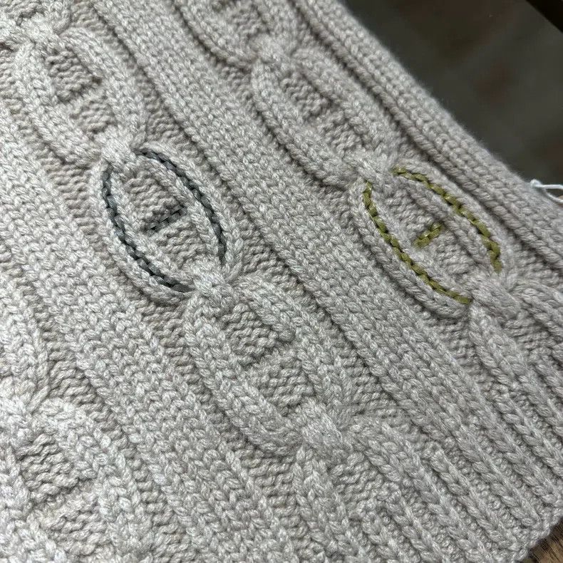 Hermes Hermes size 30*200cm All-Over Pig Nose Logo Cashmere Scarf Size ONE SIZE - 5 Thumbnail