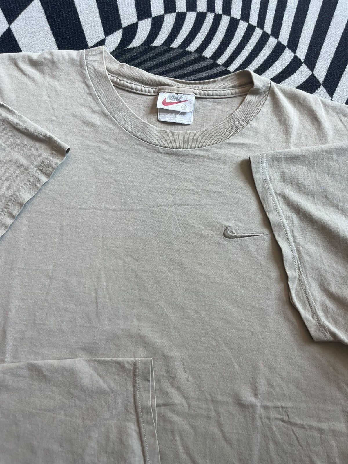 Nike Vintage NIKE minimal Logo 90’s Tshirt Size US XL / EU 56 / 4 - 6 Thumbnail