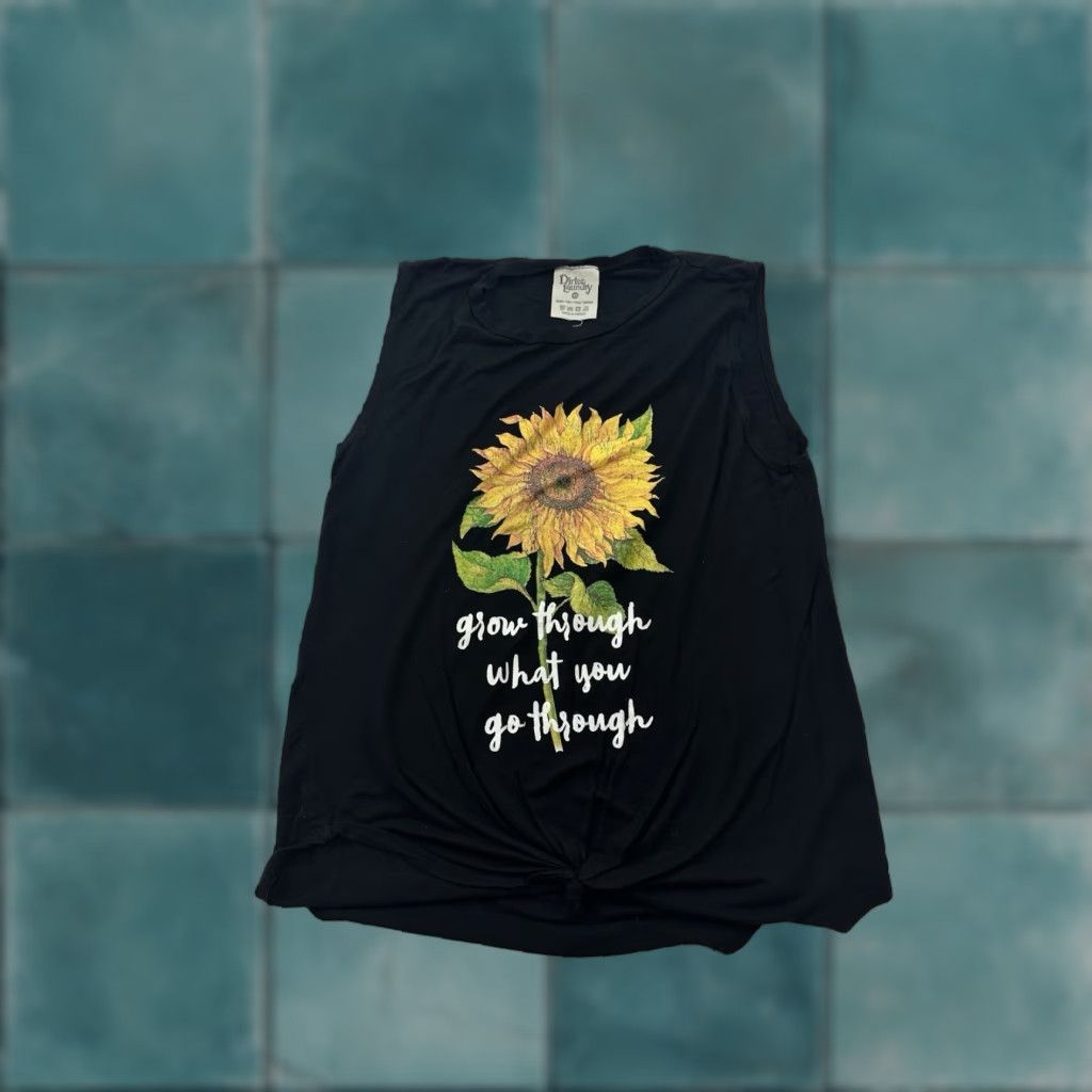 Vintage Dirtee Laundry Shirt Womens XS Black Tie Front Sunflower Graphic Sleeveless T-Shirt Regular All Seasons Lightweight Casual Womens Size XS / US 0-2 / IT 36-38 - 1 Thumbnail
