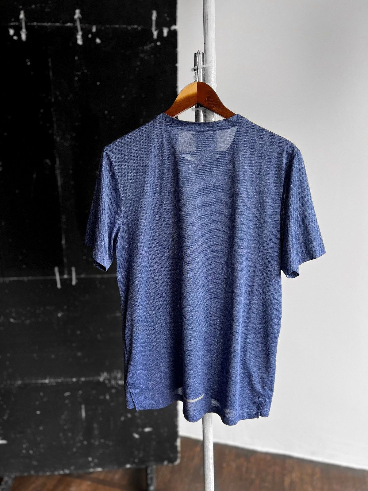 Nike Nike Running Mens Dri-FIT Blue Sport T-Shirt Swoosh Size US M / EU 48-50 / 2 - 3 Thumbnail