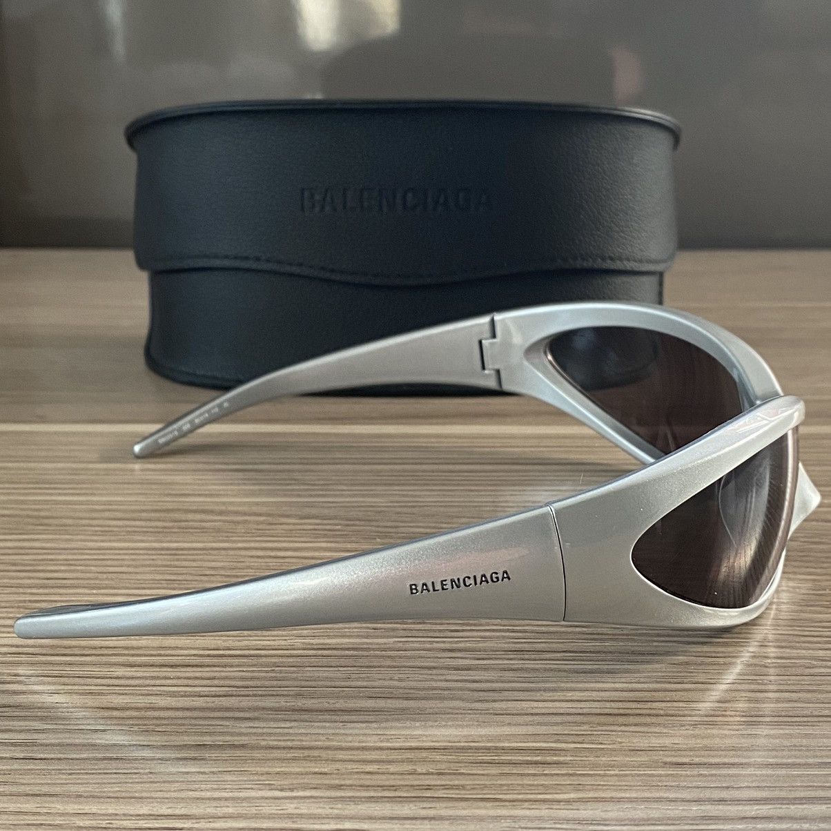 Balenciaga Winter 22 Skin Cat Sunglasses Silver NIB (OS) Size ONE SIZE - 4 Thumbnail
