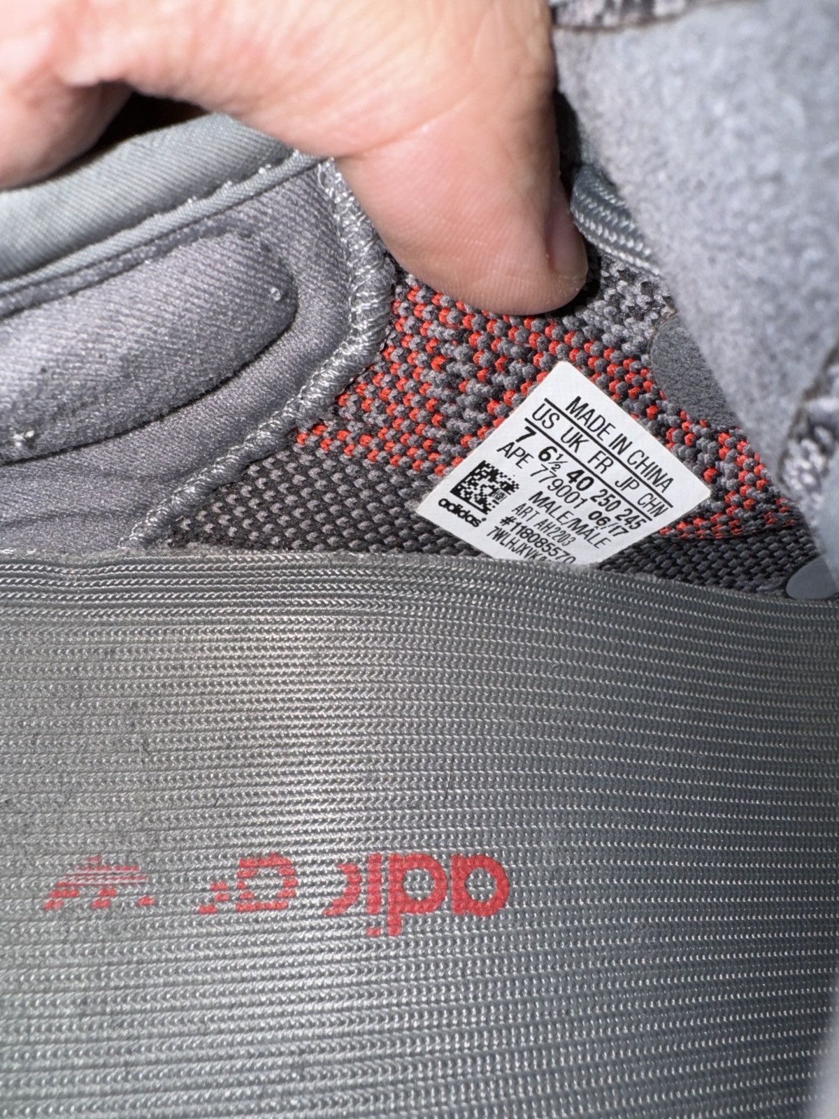 Adidas Adidas Yeezy 350 V2 Size US 7 / EU 40 - 10 Thumbnail