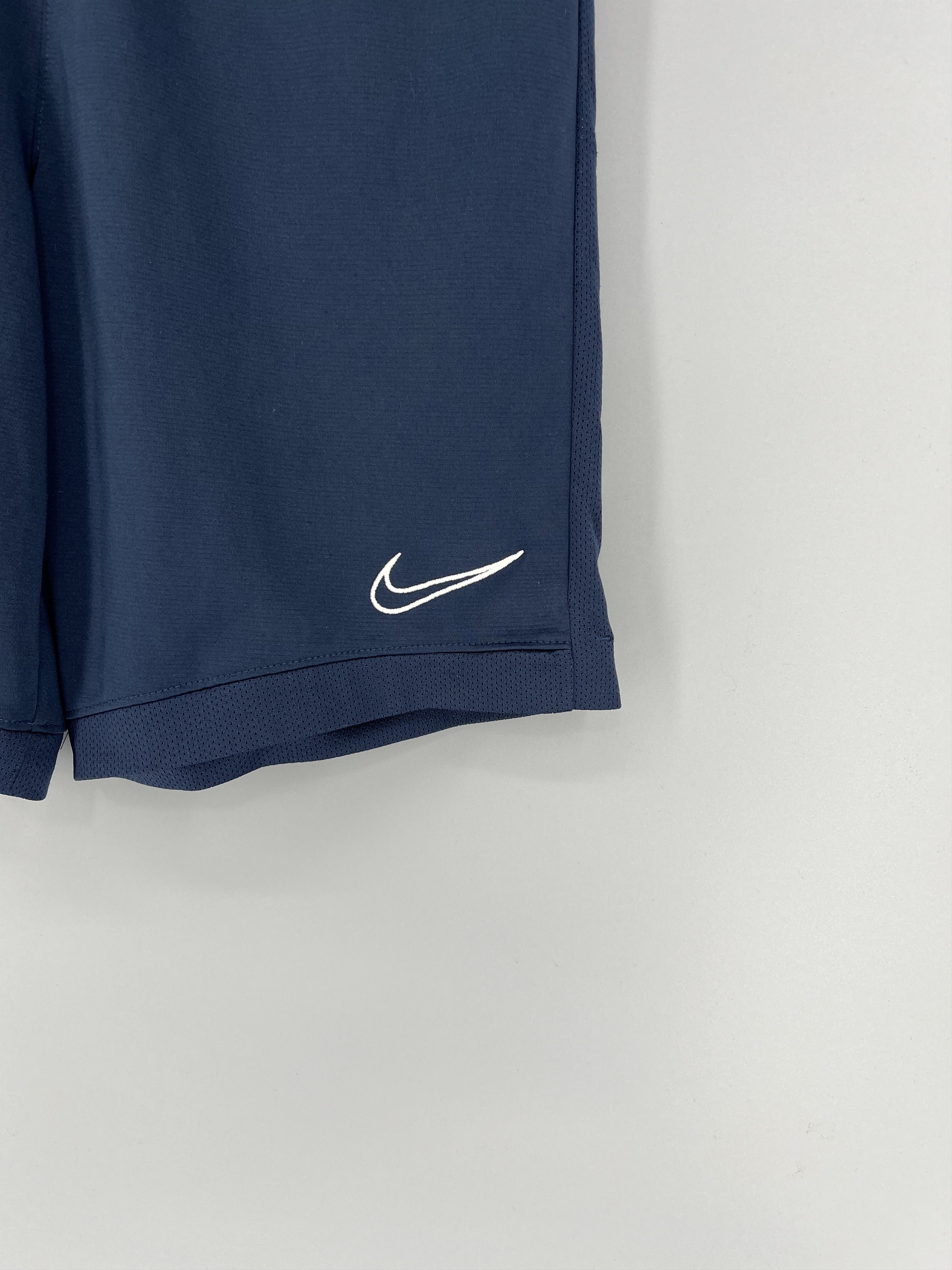Nike 90s Vintage Nike Swoosh Logo Shorts Travis Style Size US 32 / EU 48 - 4 Thumbnail