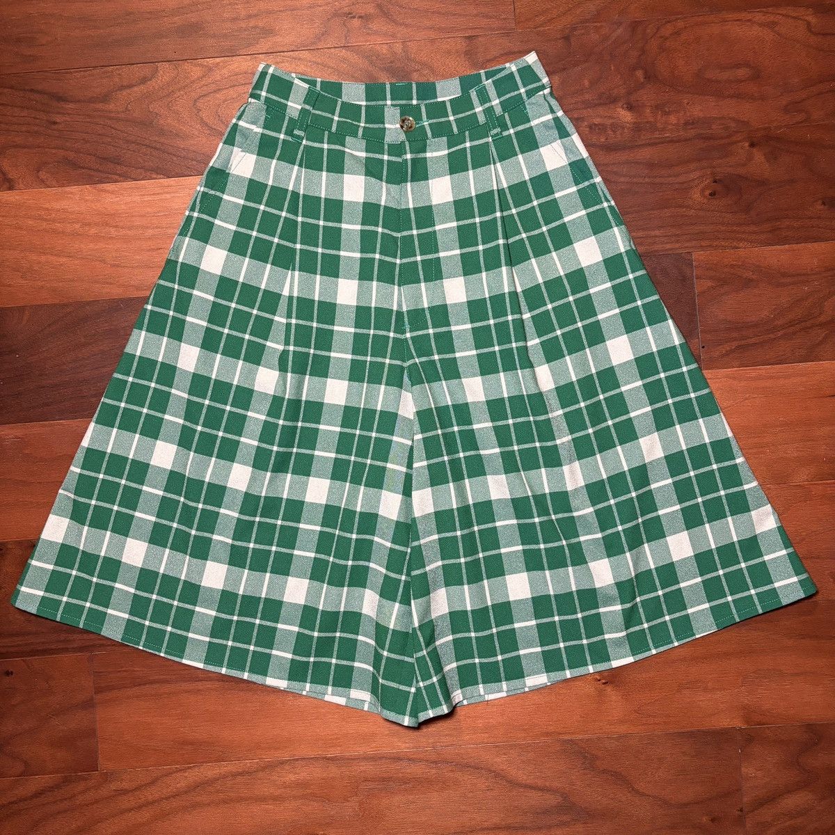 Maison Margiela Maison Margiela MM6 Wide Leg Plaid Shorts Size 25" / US 0 / IT 36 - 1 Thumbnail