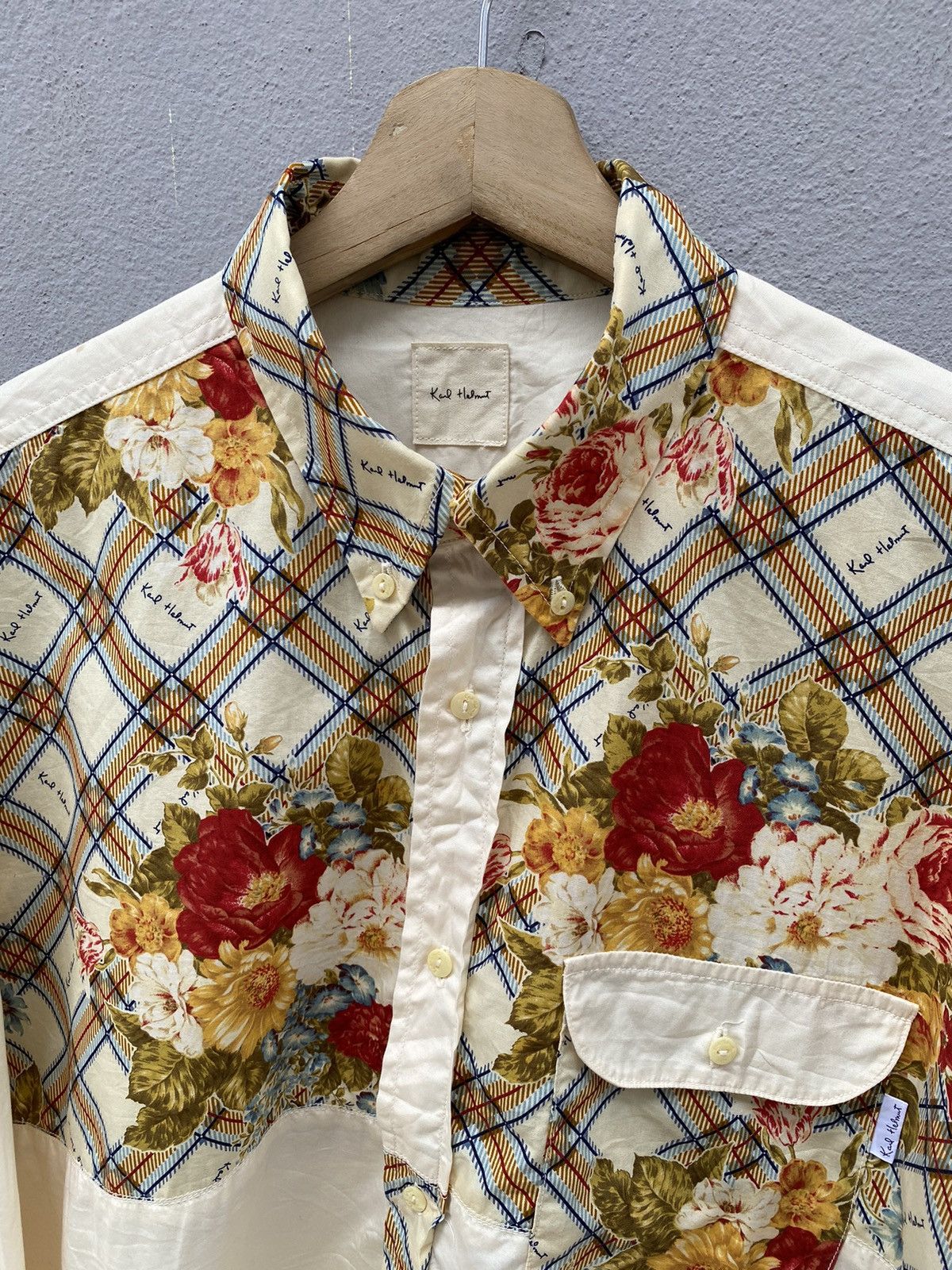 Japanese Brand 🔥RARE🔥 Karl Helmut Floral Patchwork Half Button Shirt Size US L / EU 52-54 / 3 - 2 Thumbnail