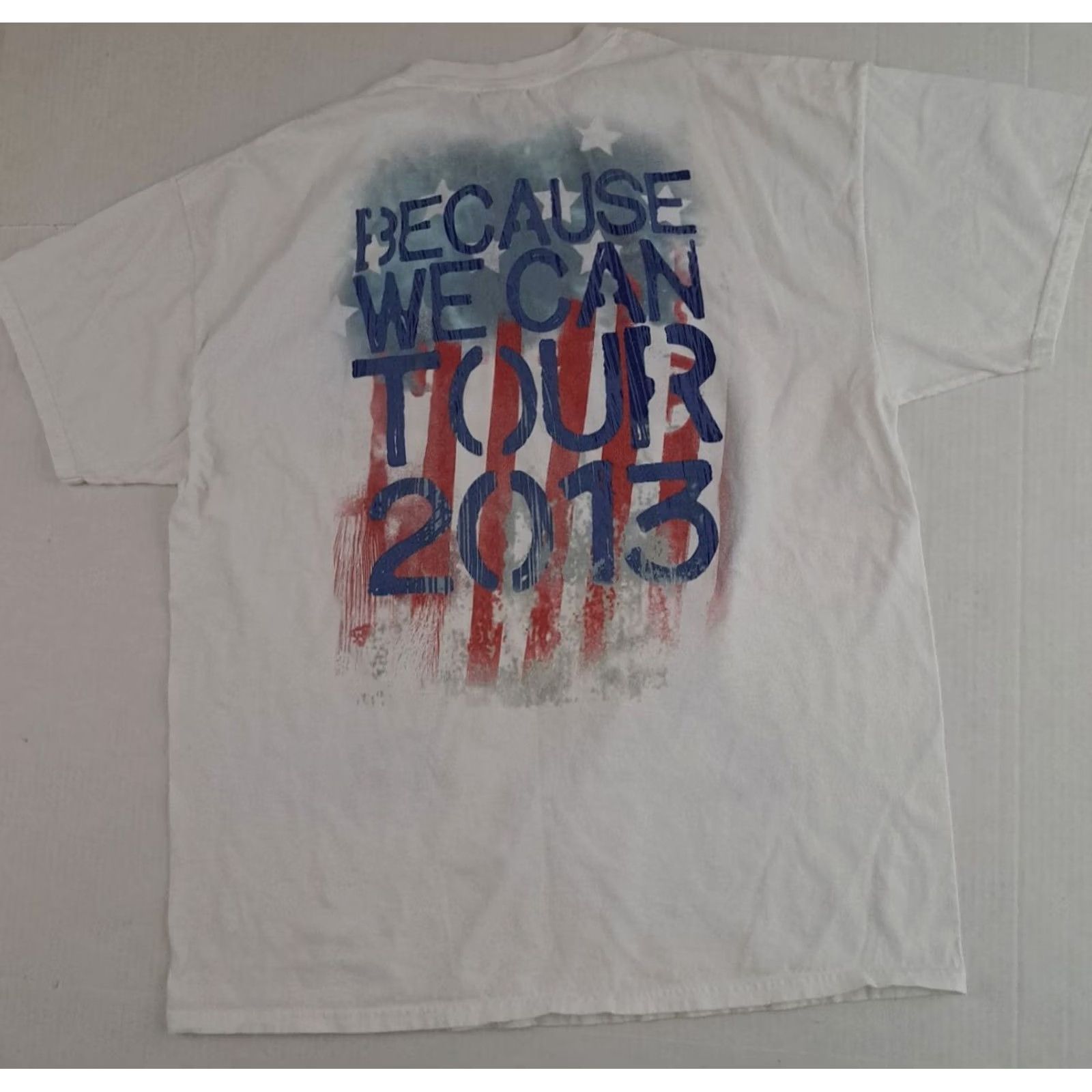 Gildan Vintage Bon Jovi Rock Tour 2013 T-Shirt Because We Can Printed XL EUC Size US XL / EU 56 / 4 - 6 Thumbnail
