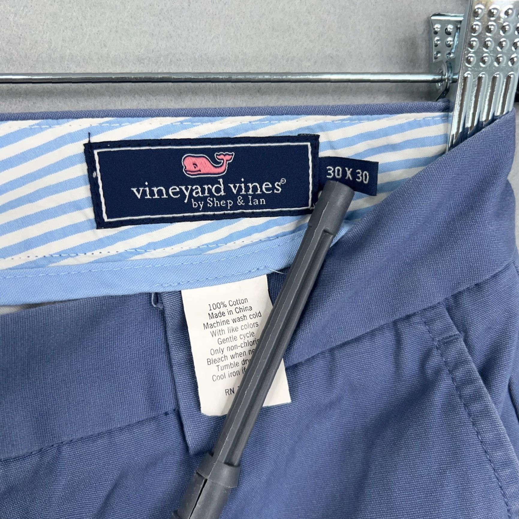 Vineyard Vines Vineyard Vines Pants Mens 30x30 Blue Chino Flat Front Casual Preppy Golf Slacks Mens Pants Blue Chino Flat Front Slacks Regular 30 Inseam 30 Size US 30 / EU 46 - 5 Thumbnail