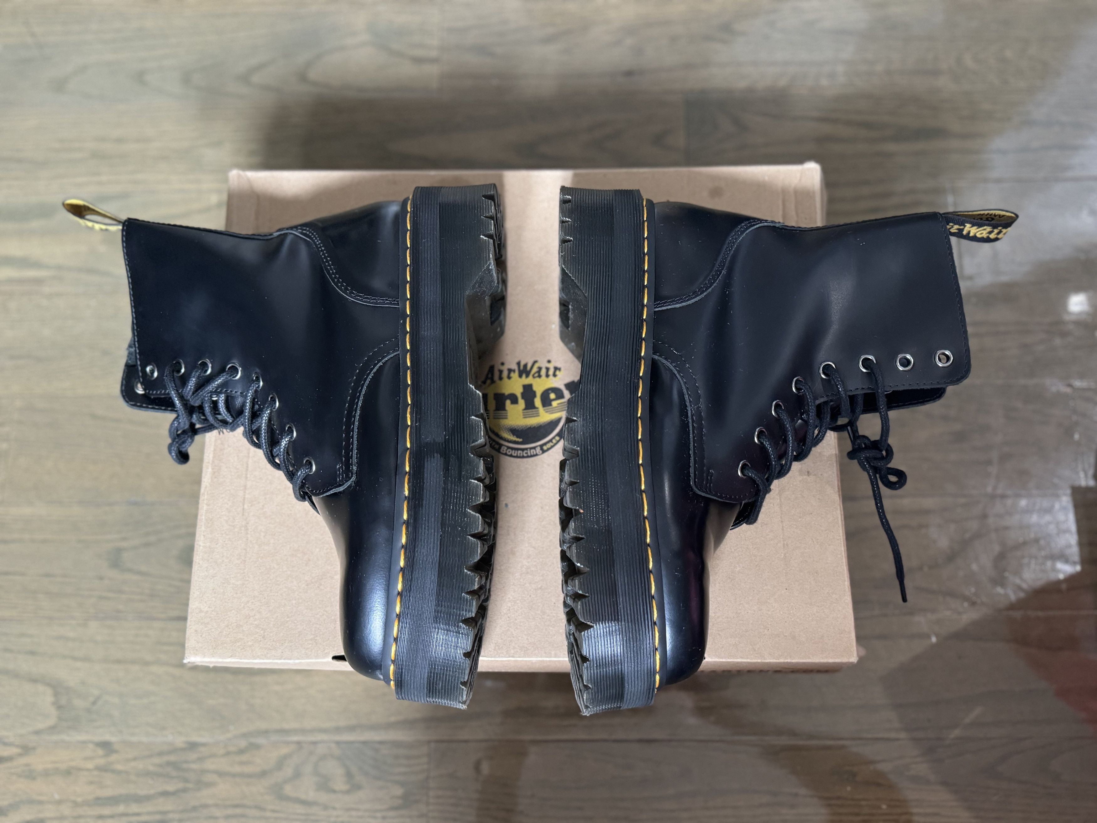 Dr. Martens BOOTS PLATEFORMES JADON EN CUIR SMOOTH Size US 9 / EU 42 - 4 Thumbnail