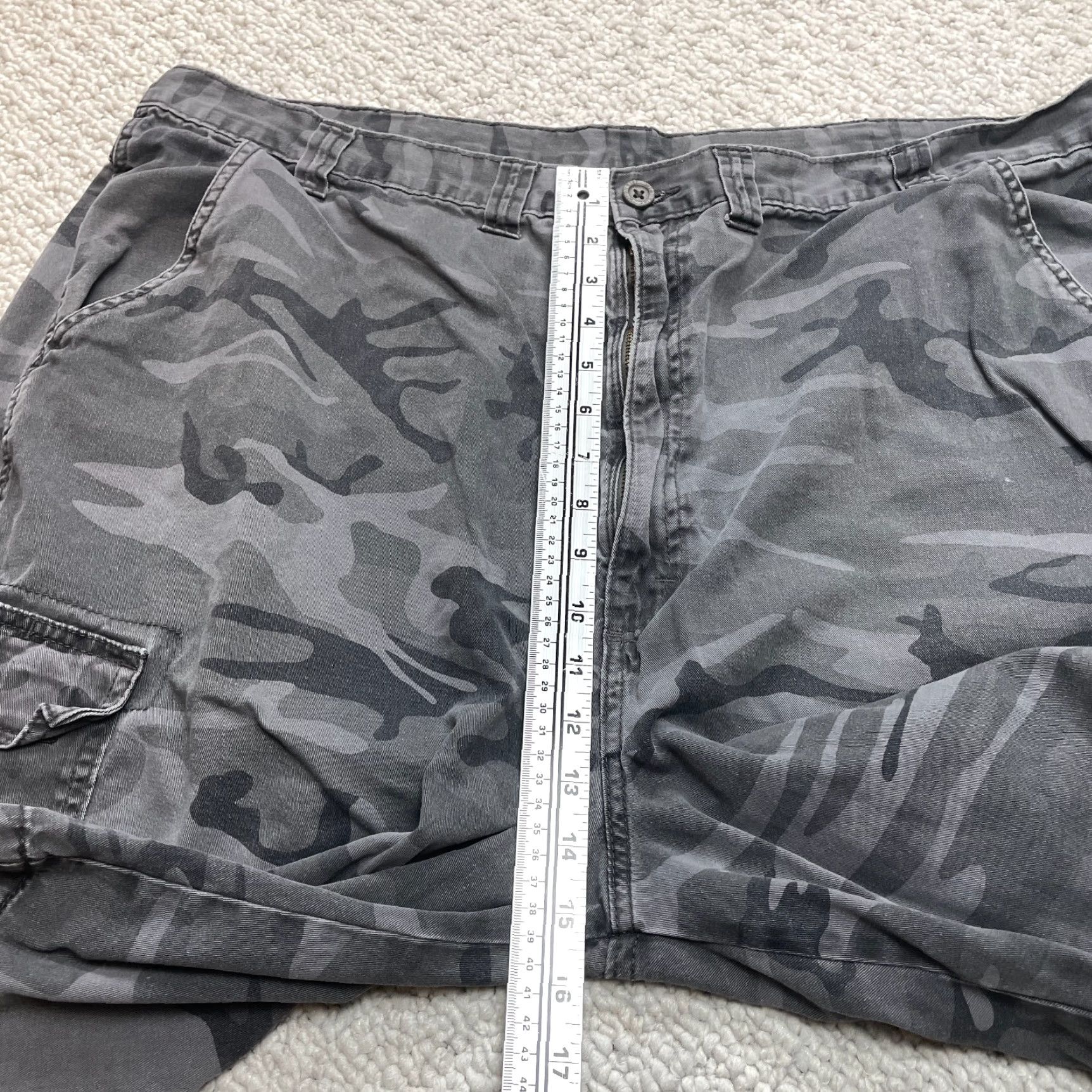 Wrangler Wrangler Cargo Shorts Mens 44 Gray Camo Camoflauge Pockets 9.5" Inseam Adult Size US 43 - 5 Thumbnail