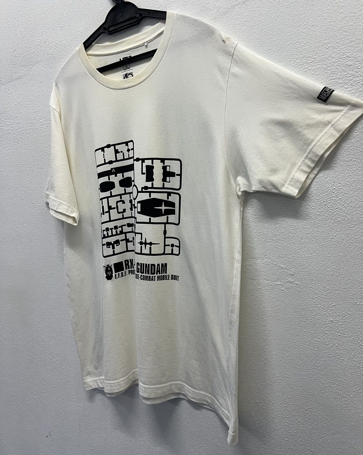Anime × Vintage 🔥grailsale🔥 this VINTAGE ANNIVERSARY GUNPLA RX-78-2 GUNDAM Size US XL / EU 56 / 4 - 4 Thumbnail