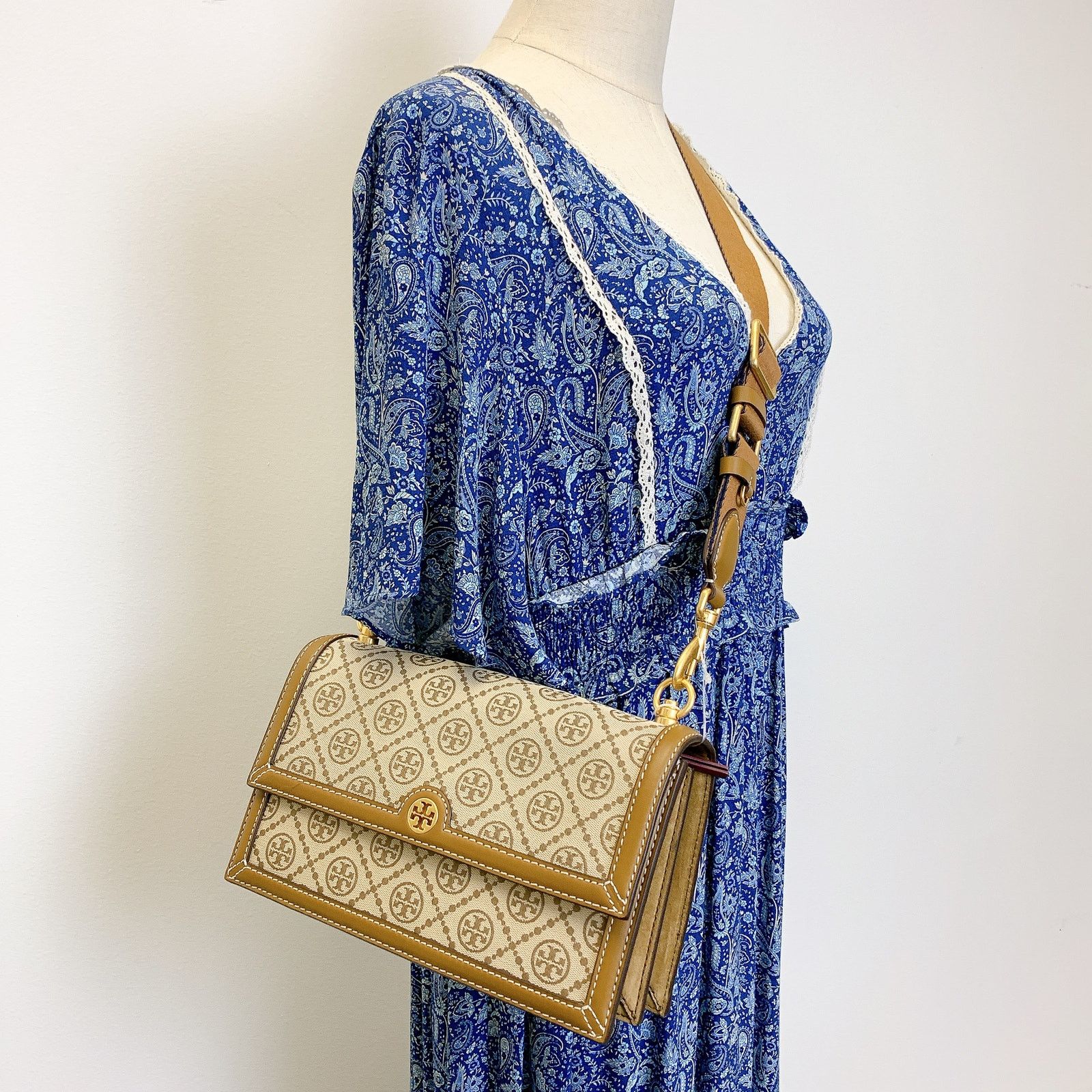 Tory Burch Tory Burch 81863 T Monogram Jacquard Shoulder Bag Size ONE SIZE - 2 Thumbnail