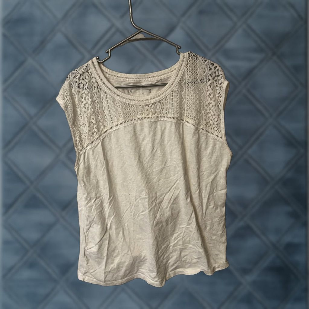 Eddie Bauer VINTAGE Eddie Bauer Ivory Lightweight Cotton Embroidered Sleeveless Blouse Top XL Women Button Embroidered Casual Shirt Size XL / US 12-14 / IT 48-50 - 1 Thumbnail
