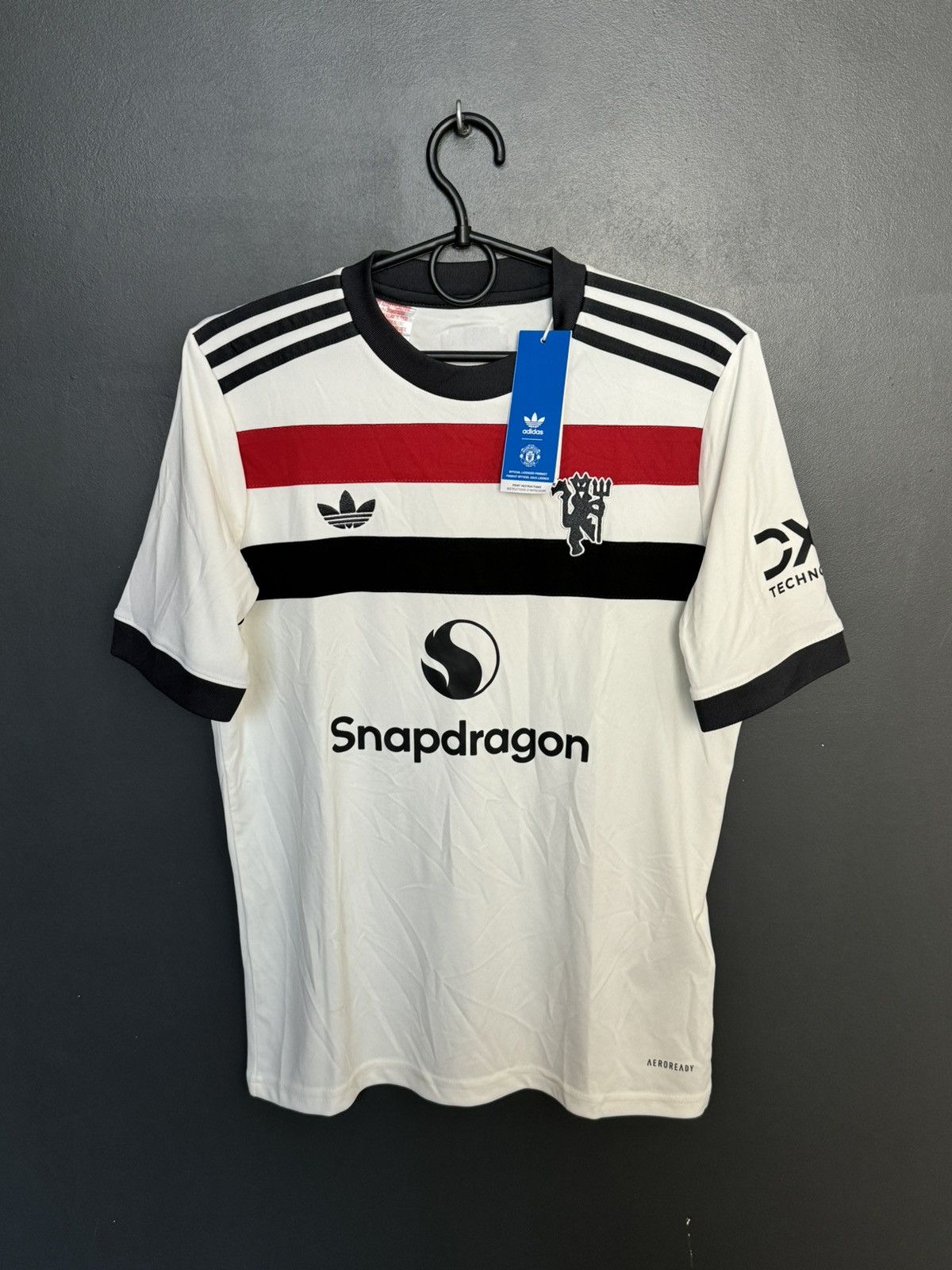 Adidas KIDS New Manchester United 24/25 Third Football Jersey Size US XS / EU 42 / 0 - 1 Thumbnail