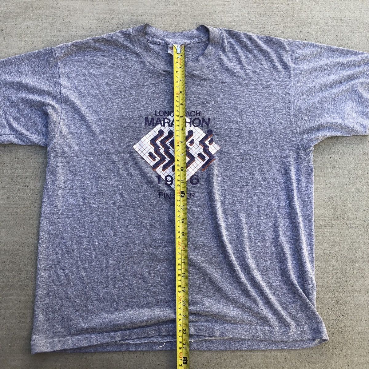 Vintage Crazy 1986 Long Beach Marathon T-Shirt 20.5x22 Size US XL / EU 56 / 4 - 7 Thumbnail